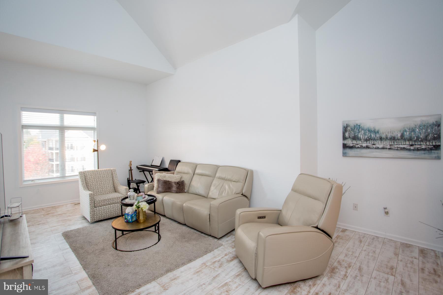 HUNTINGDON PLACE - Residential Lease