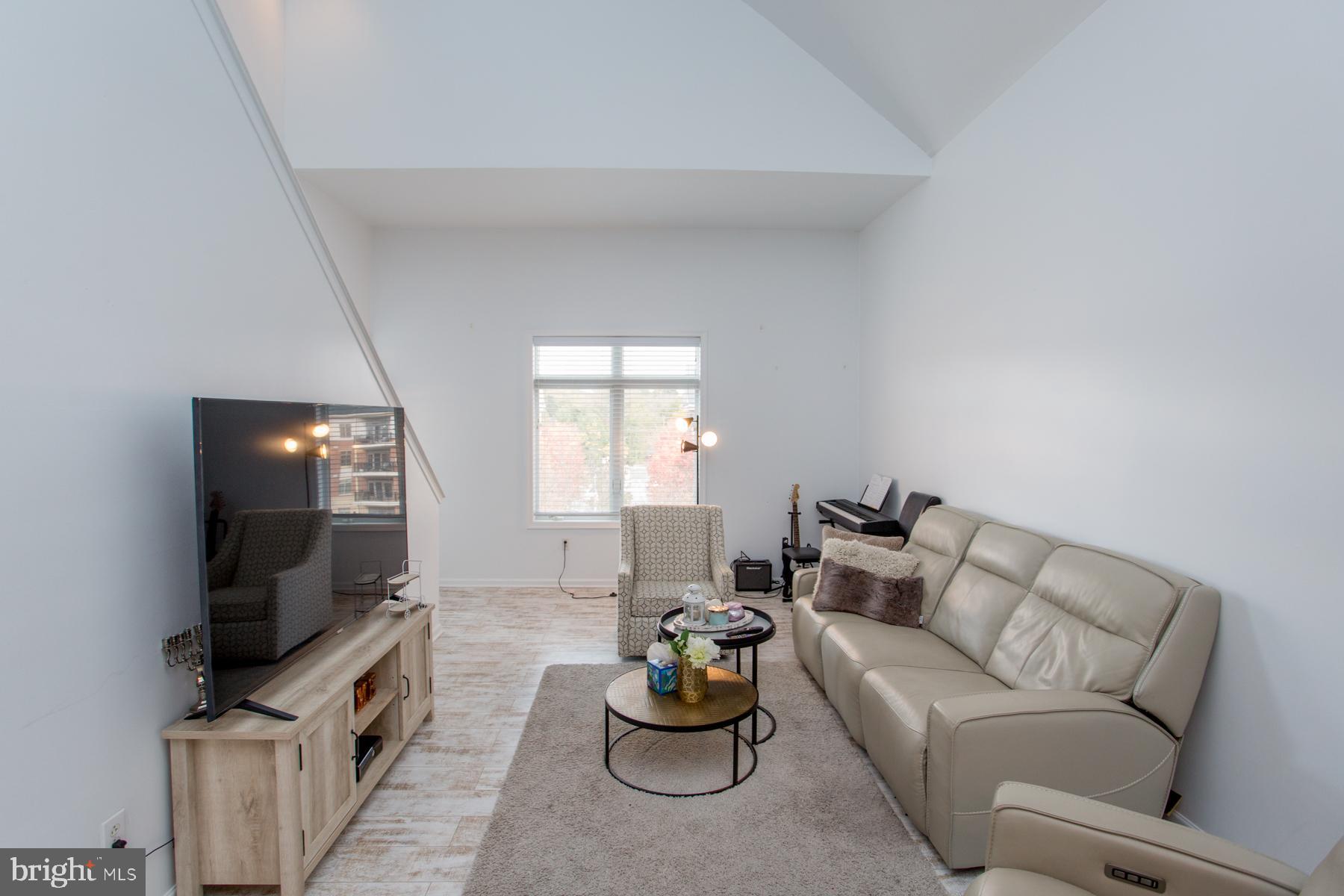 HUNTINGDON PLACE - Residential Lease