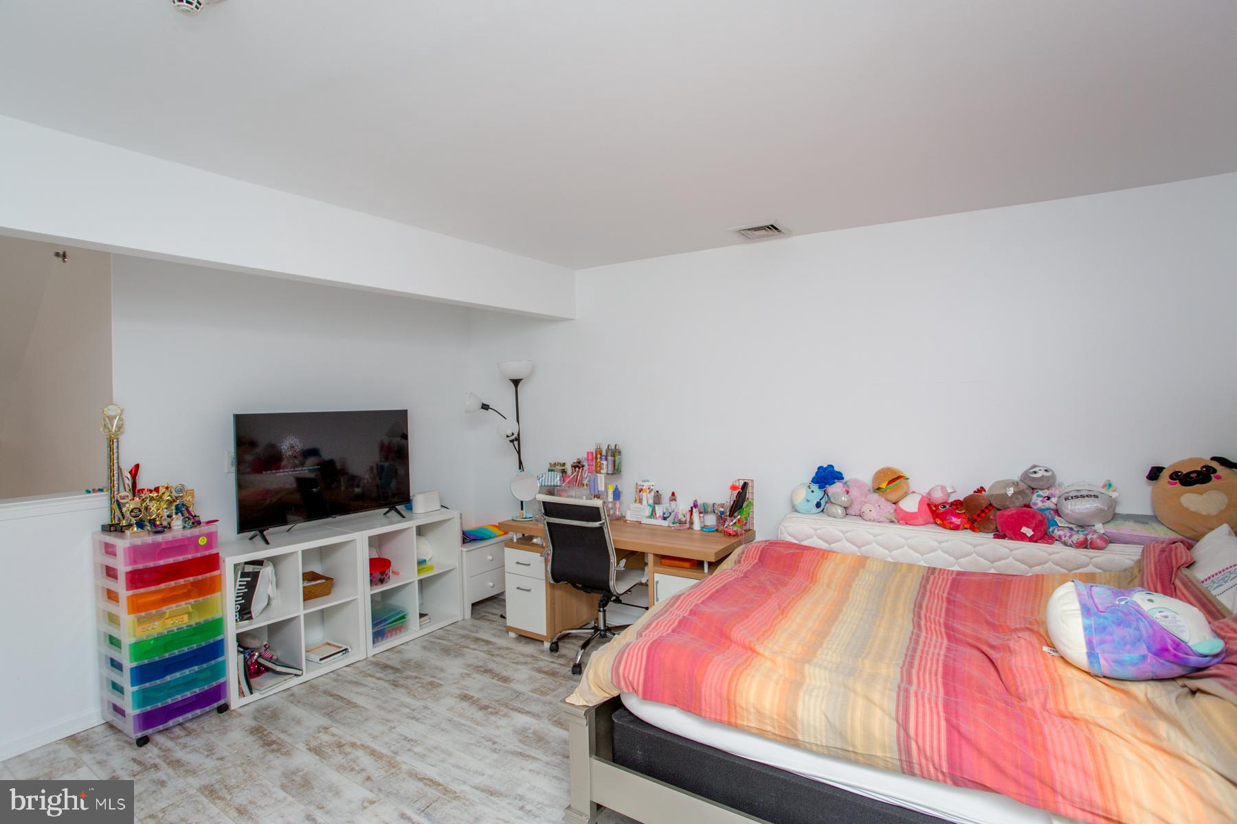 HUNTINGDON PLACE - Residential Lease