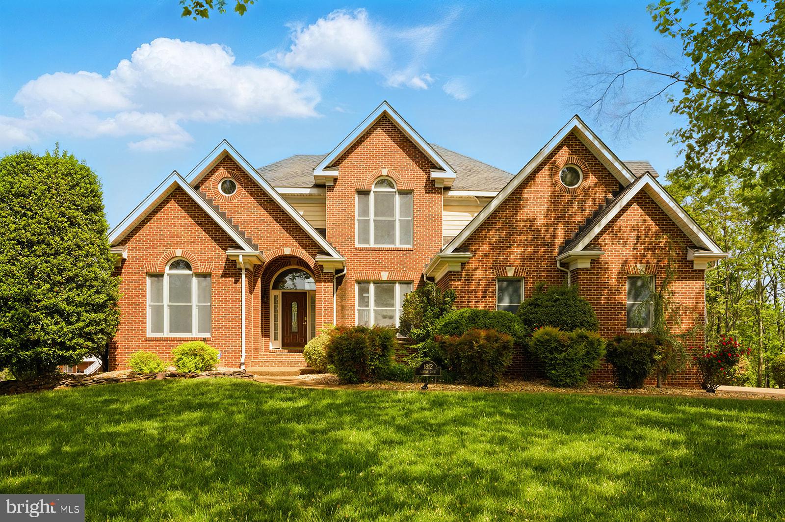 1812 FAIRWAY COURT