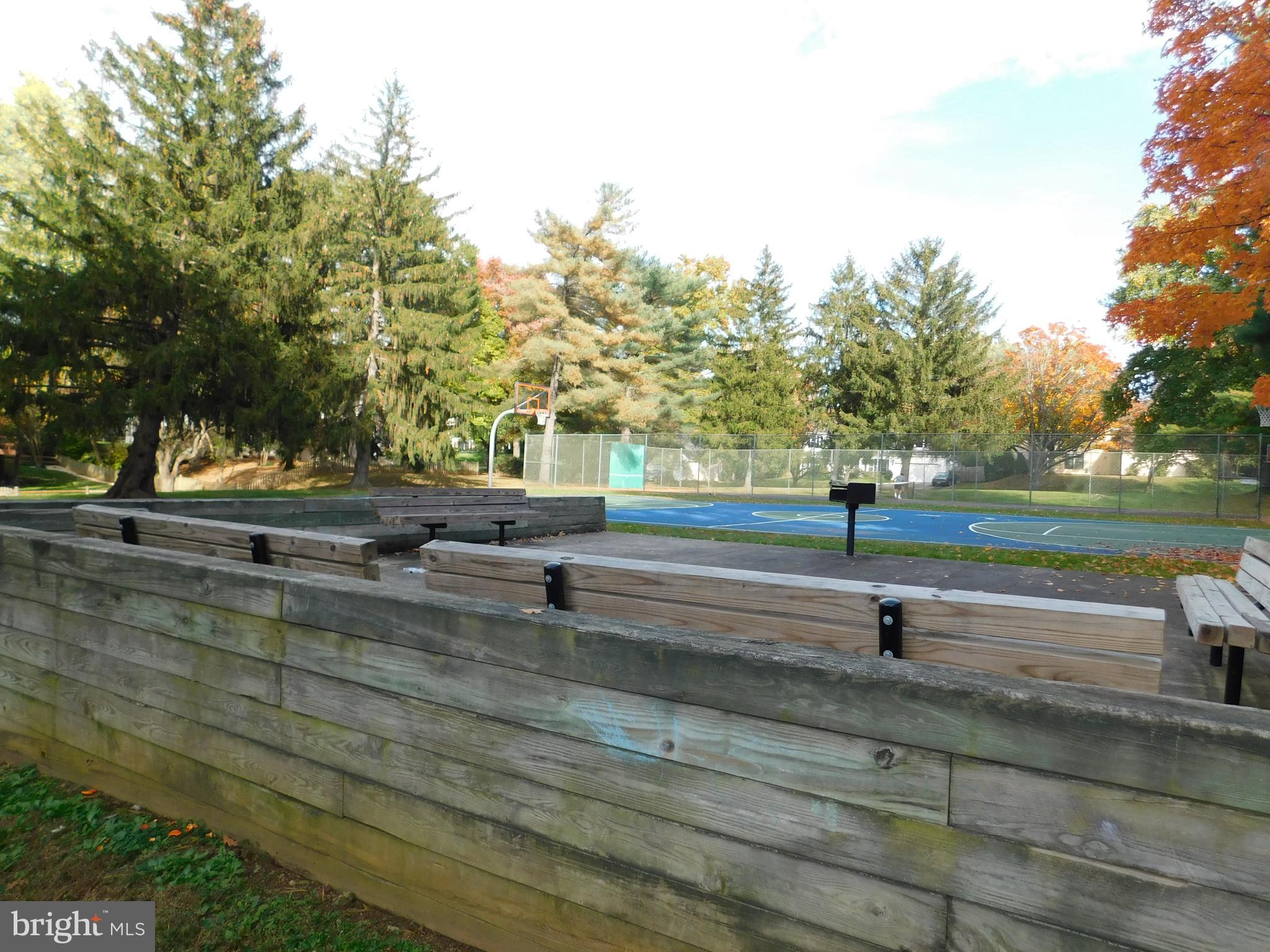 POTOMAC COMMONS - Residential