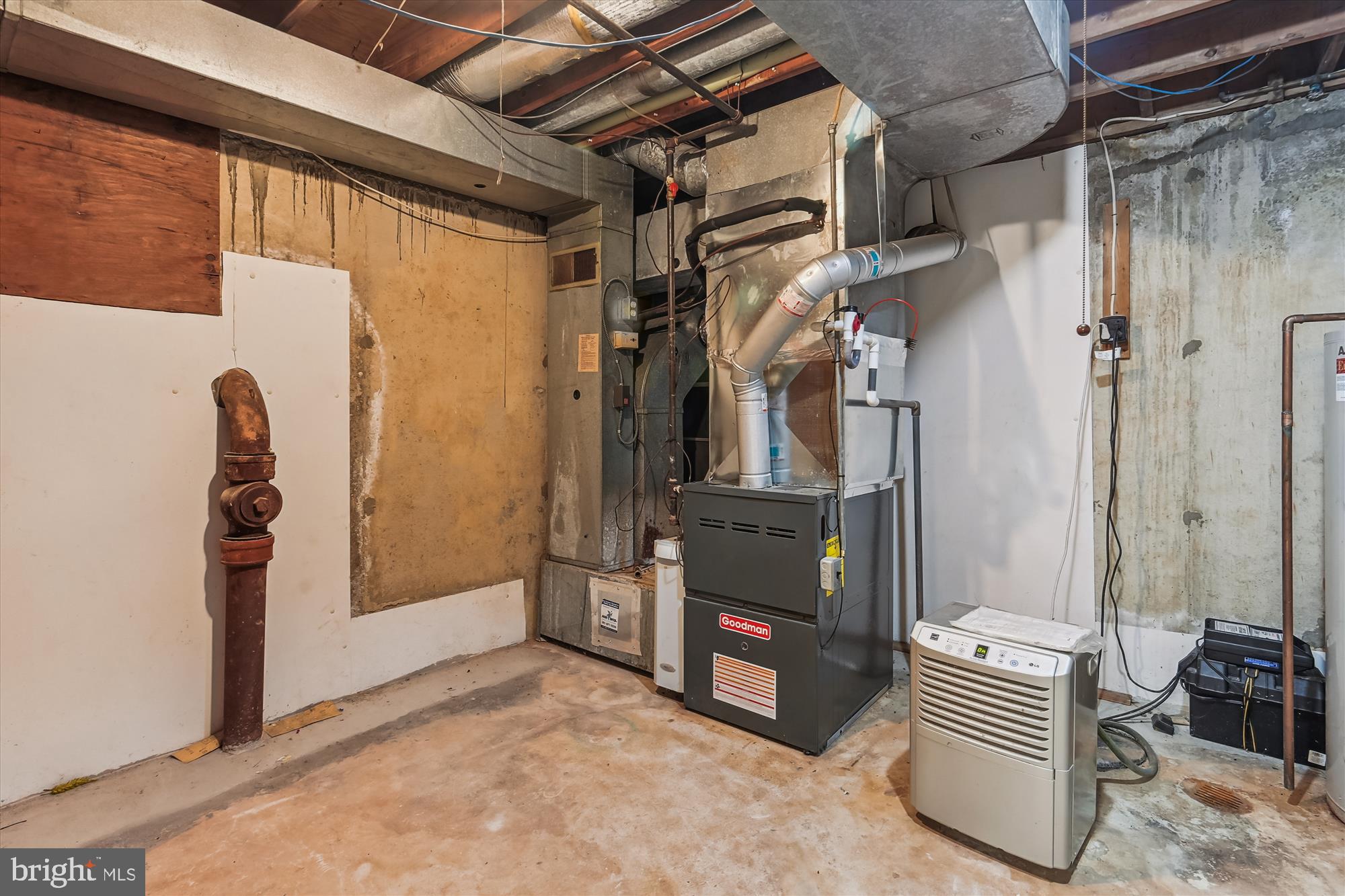 POTOMAC COMMONS - Residential