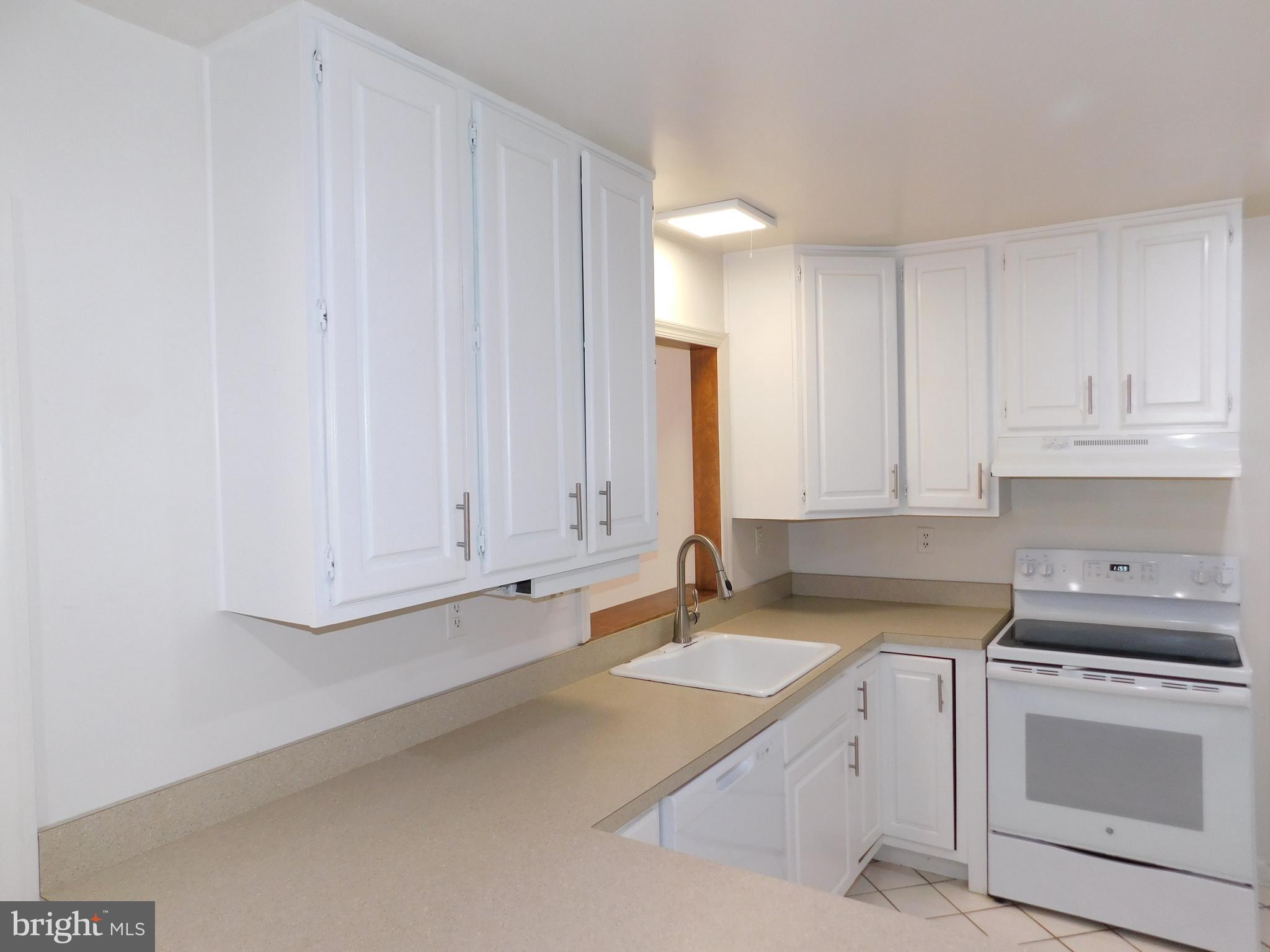 POTOMAC COMMONS - Residential