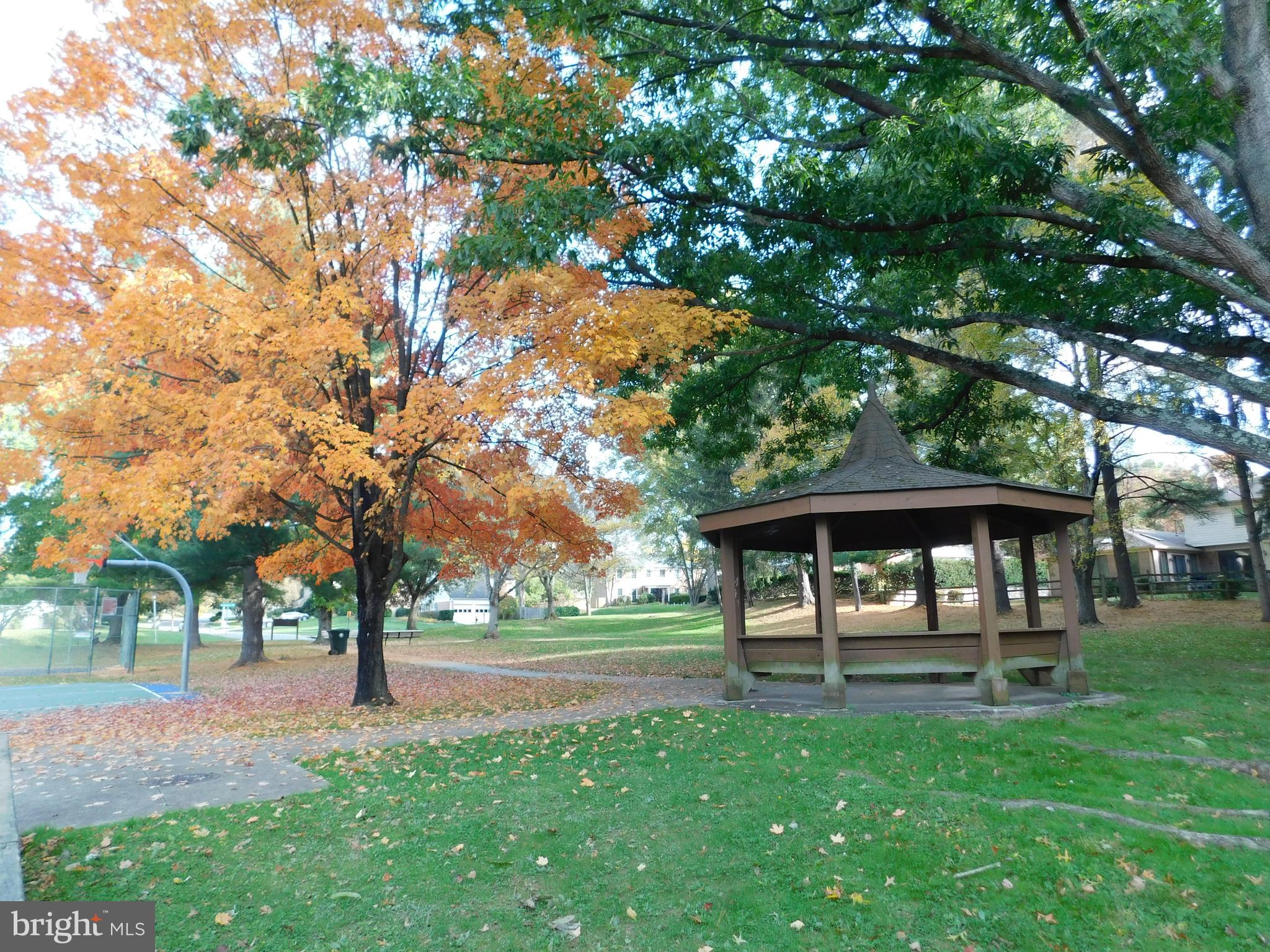 POTOMAC COMMONS - Residential