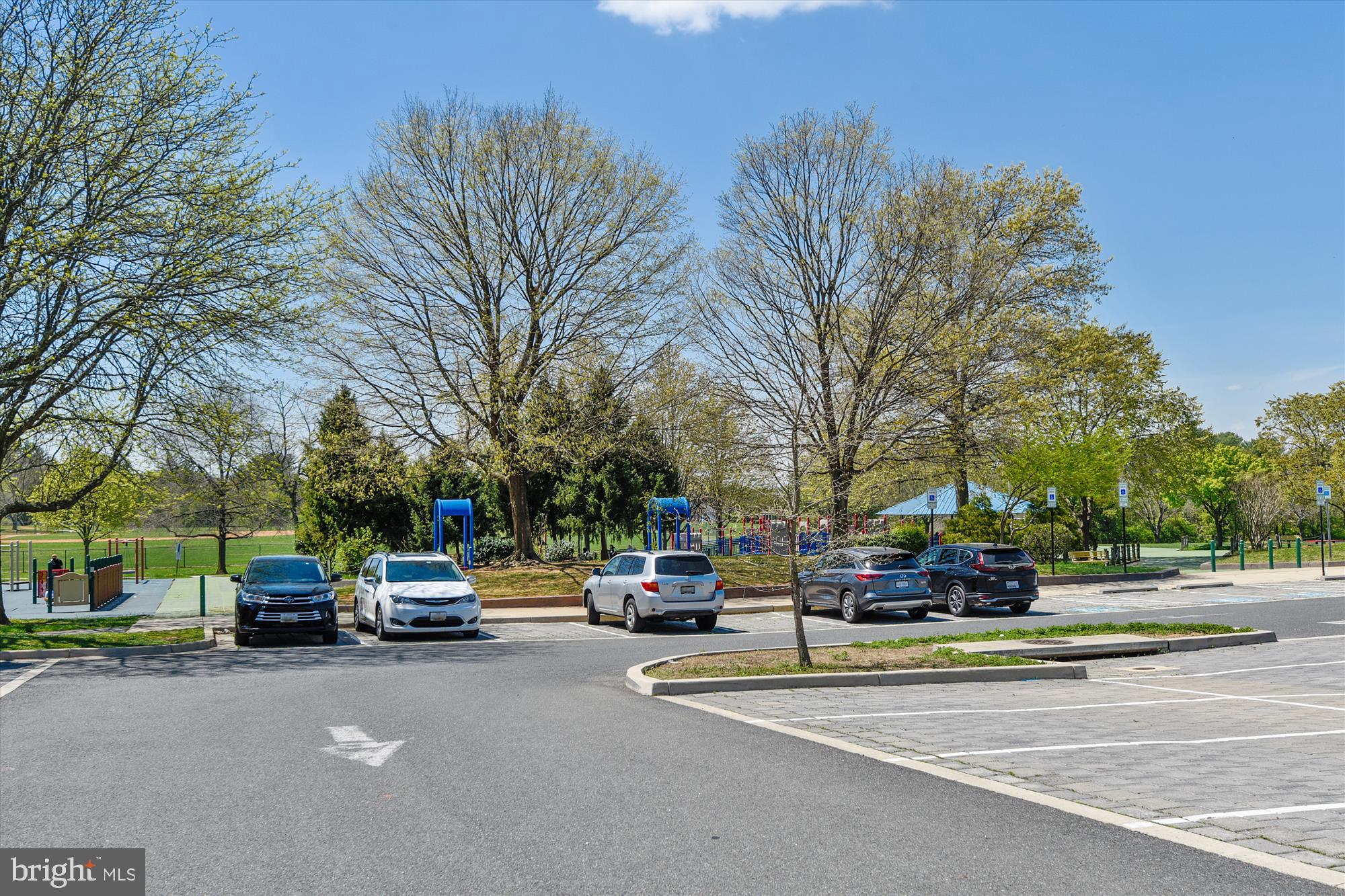 POTOMAC COMMONS - Residential