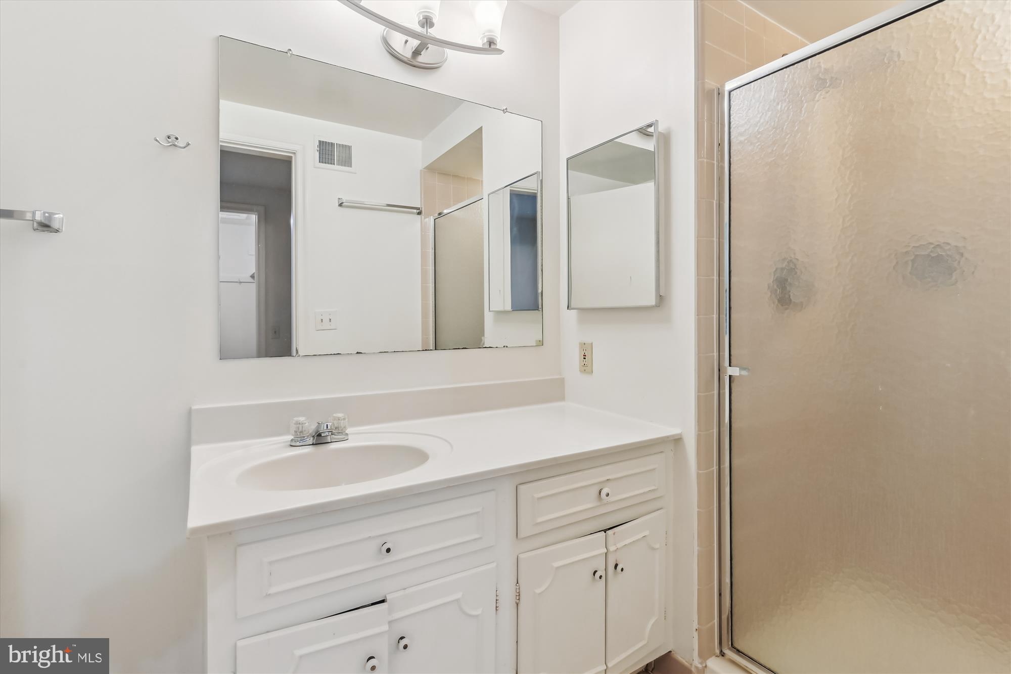 POTOMAC COMMONS - Residential