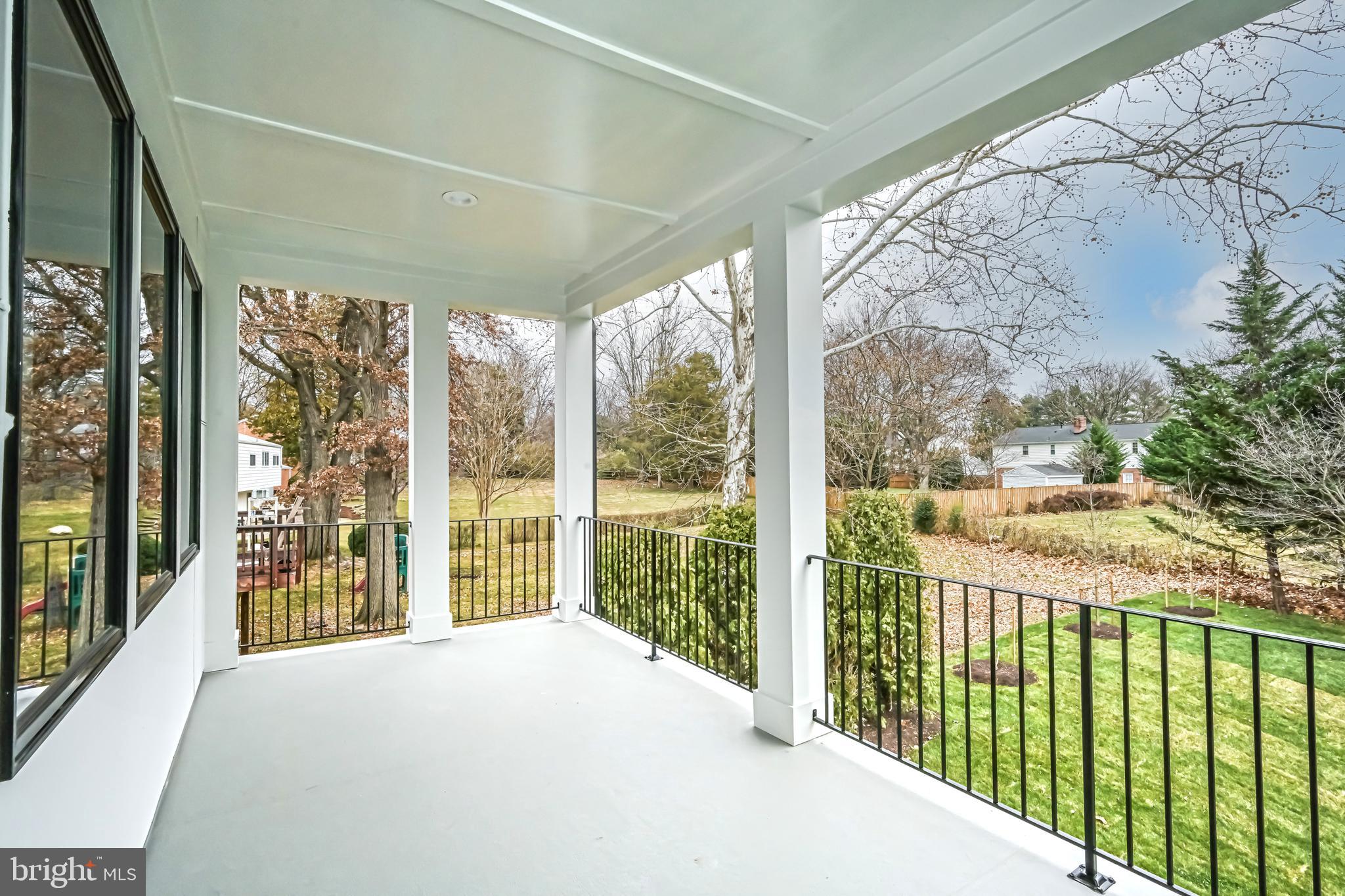 MC LEAN HAMLET - Residential