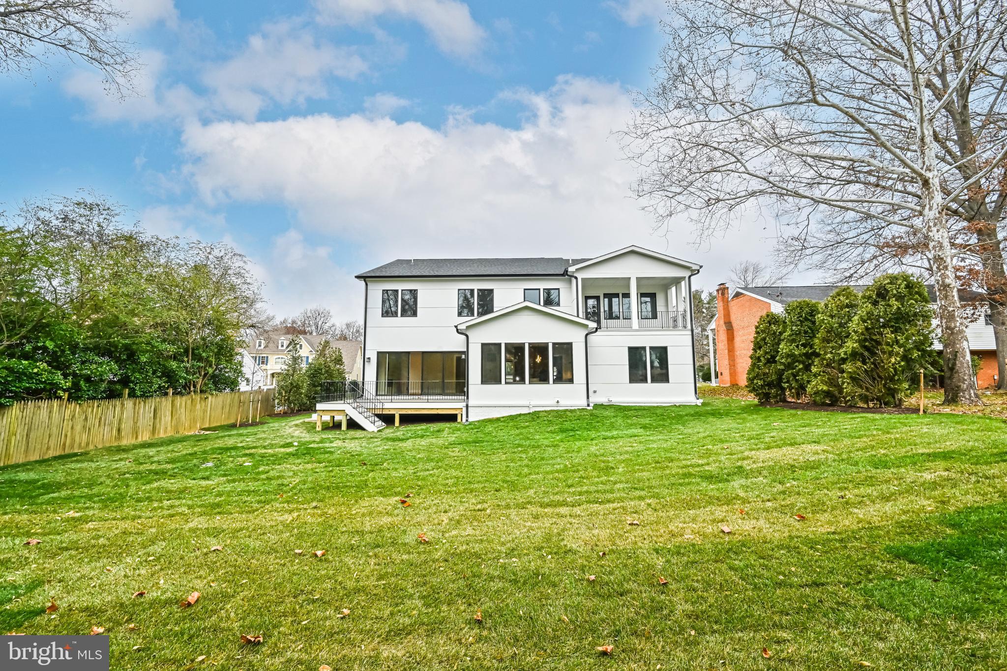 MC LEAN HAMLET - Residential