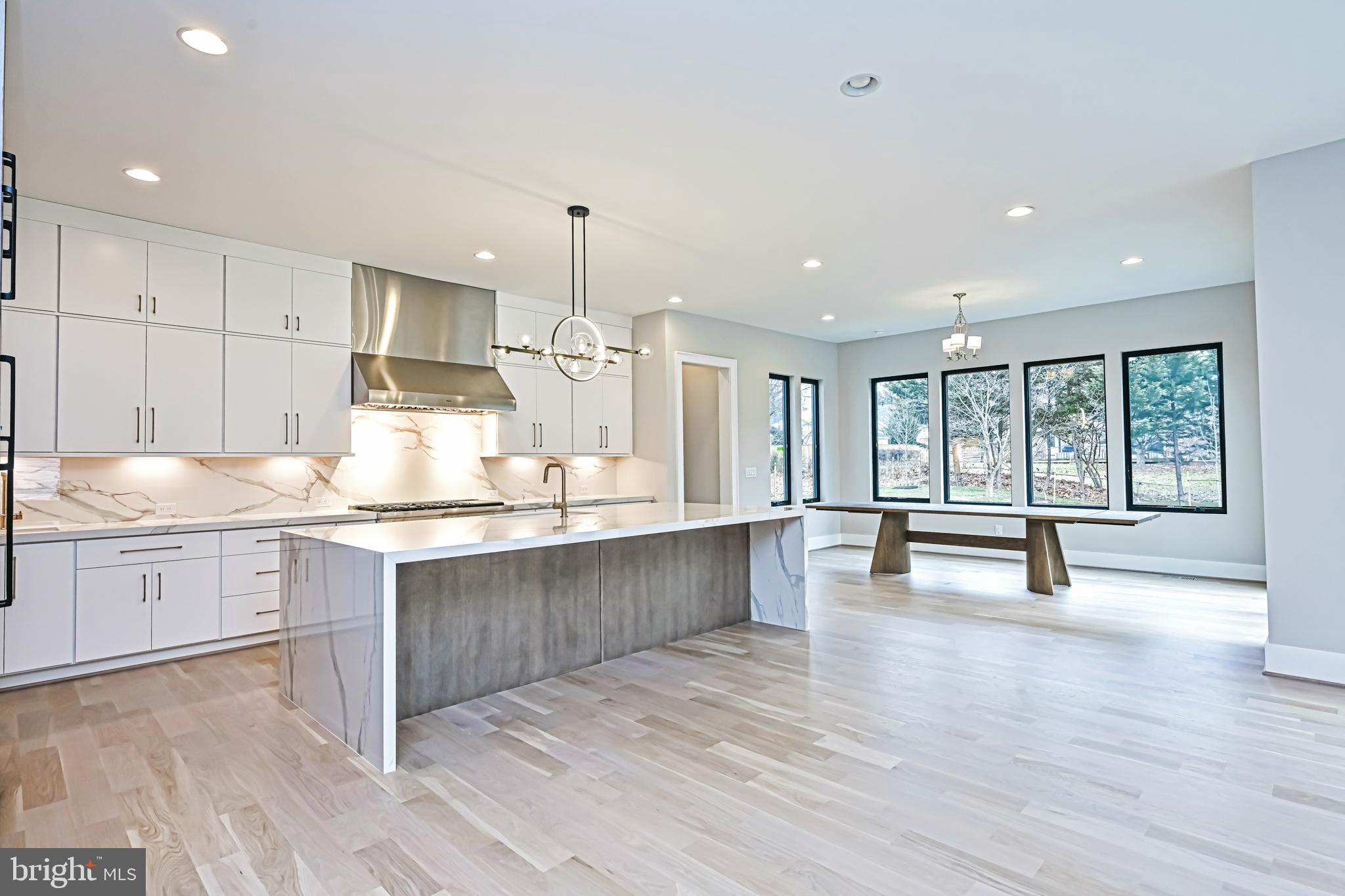 MC LEAN HAMLET - Residential