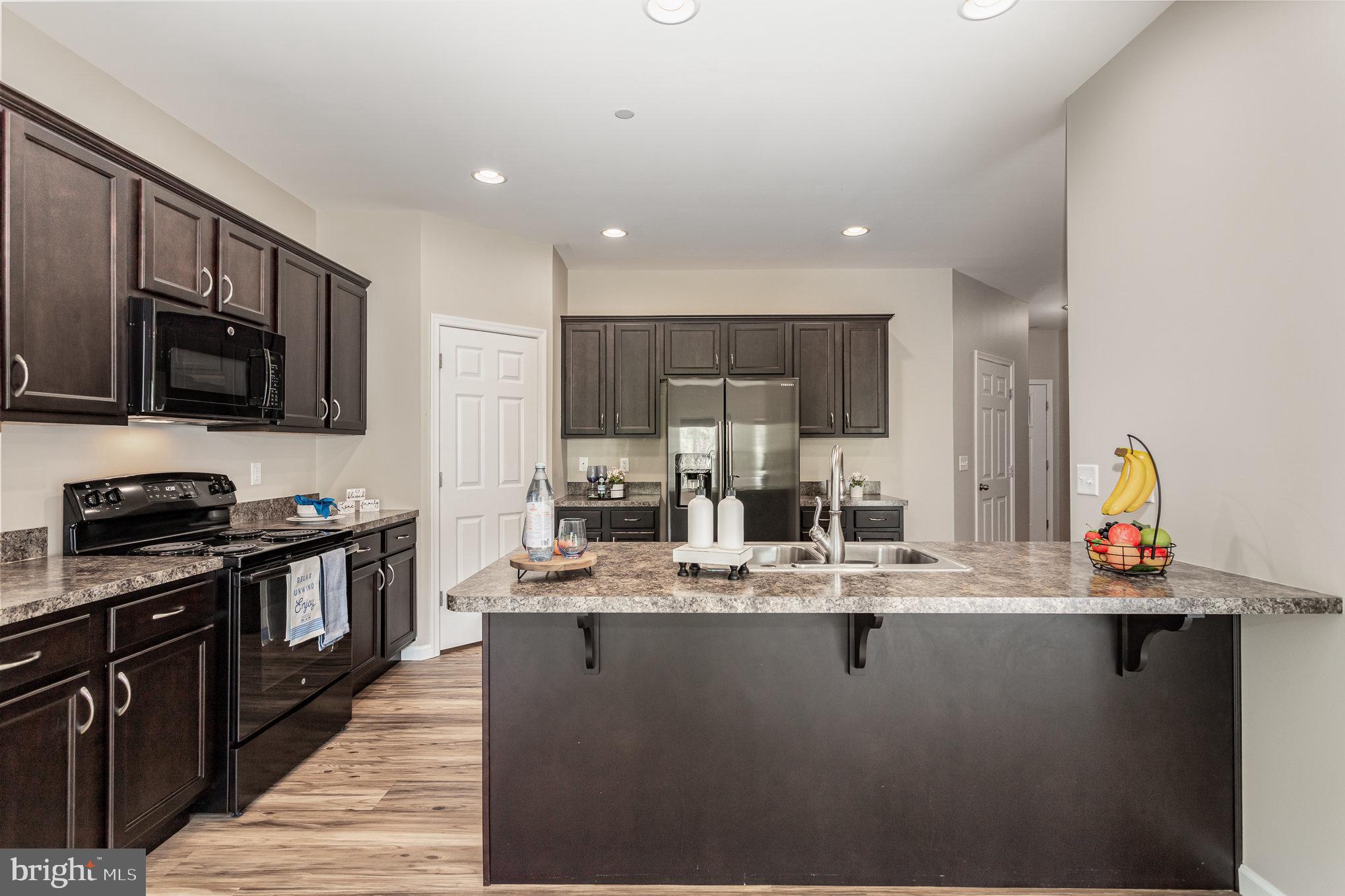 HANBURY COURT AT WINDING HILLS - Residential