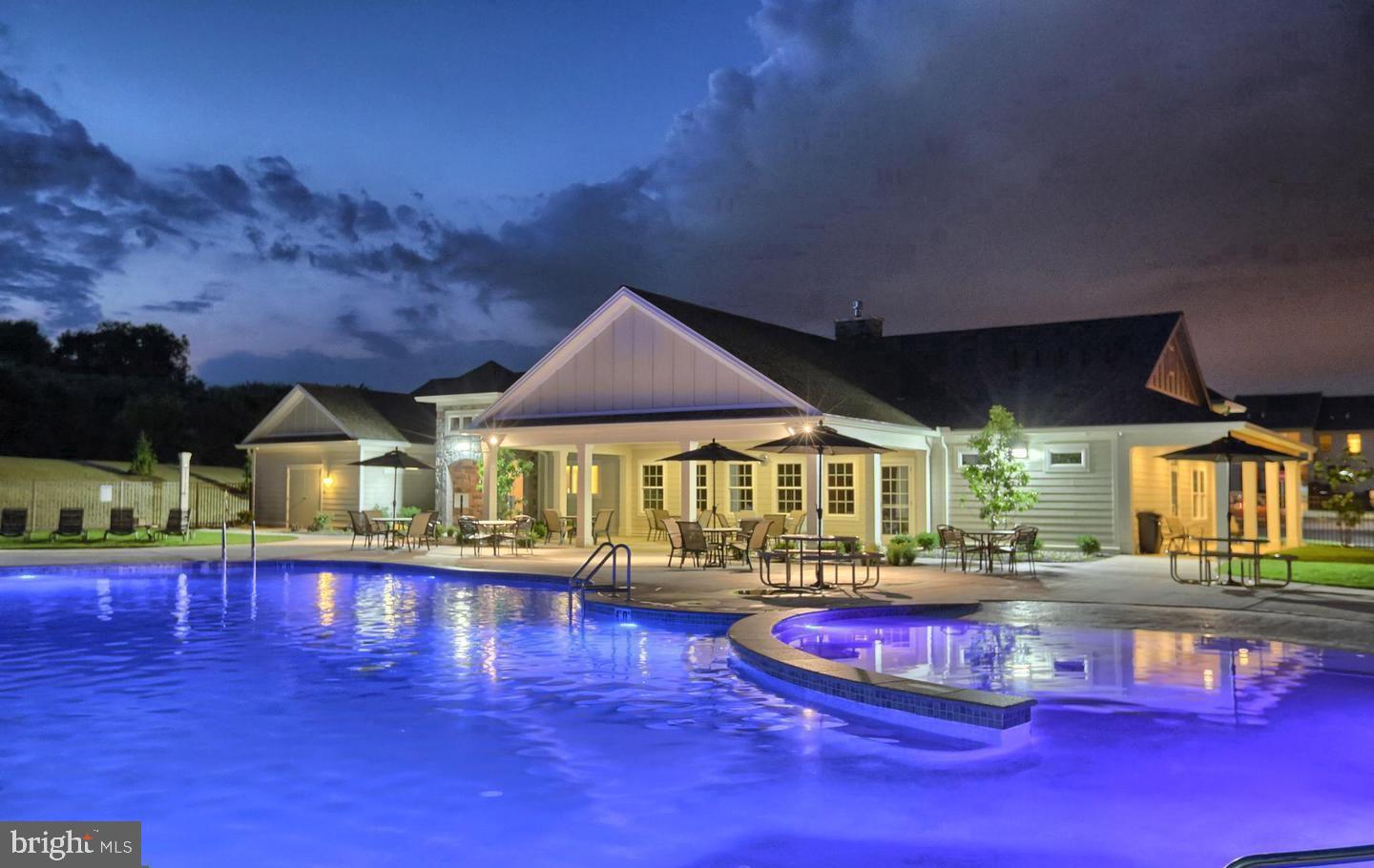 HANBURY COURT AT WINDING HILLS - Residential