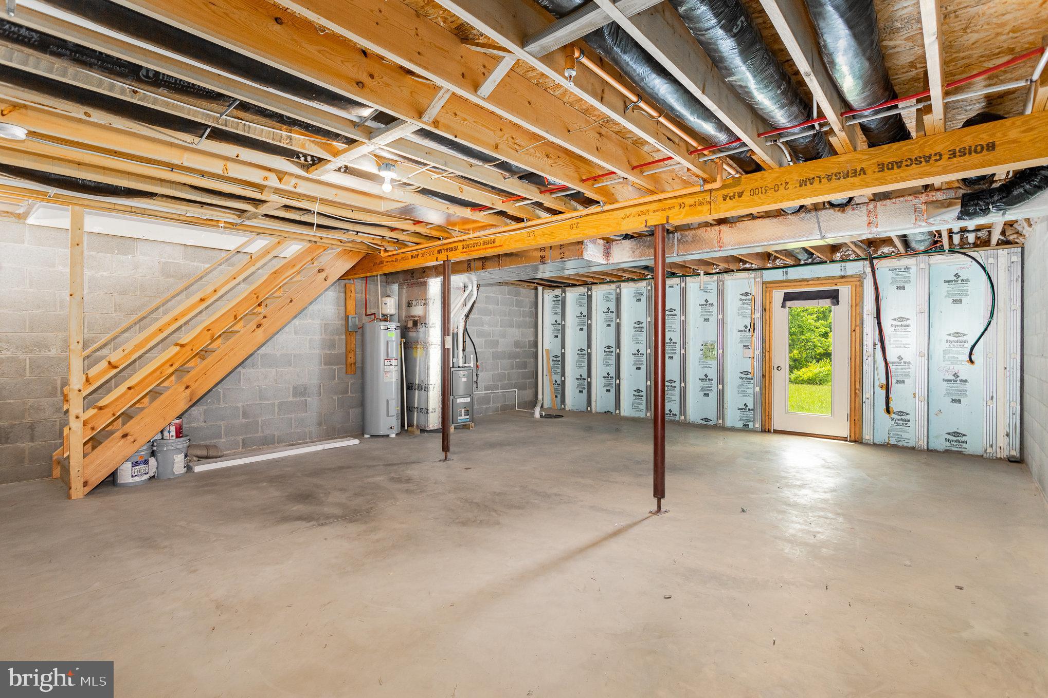 HANBURY COURT AT WINDING HILLS - Residential