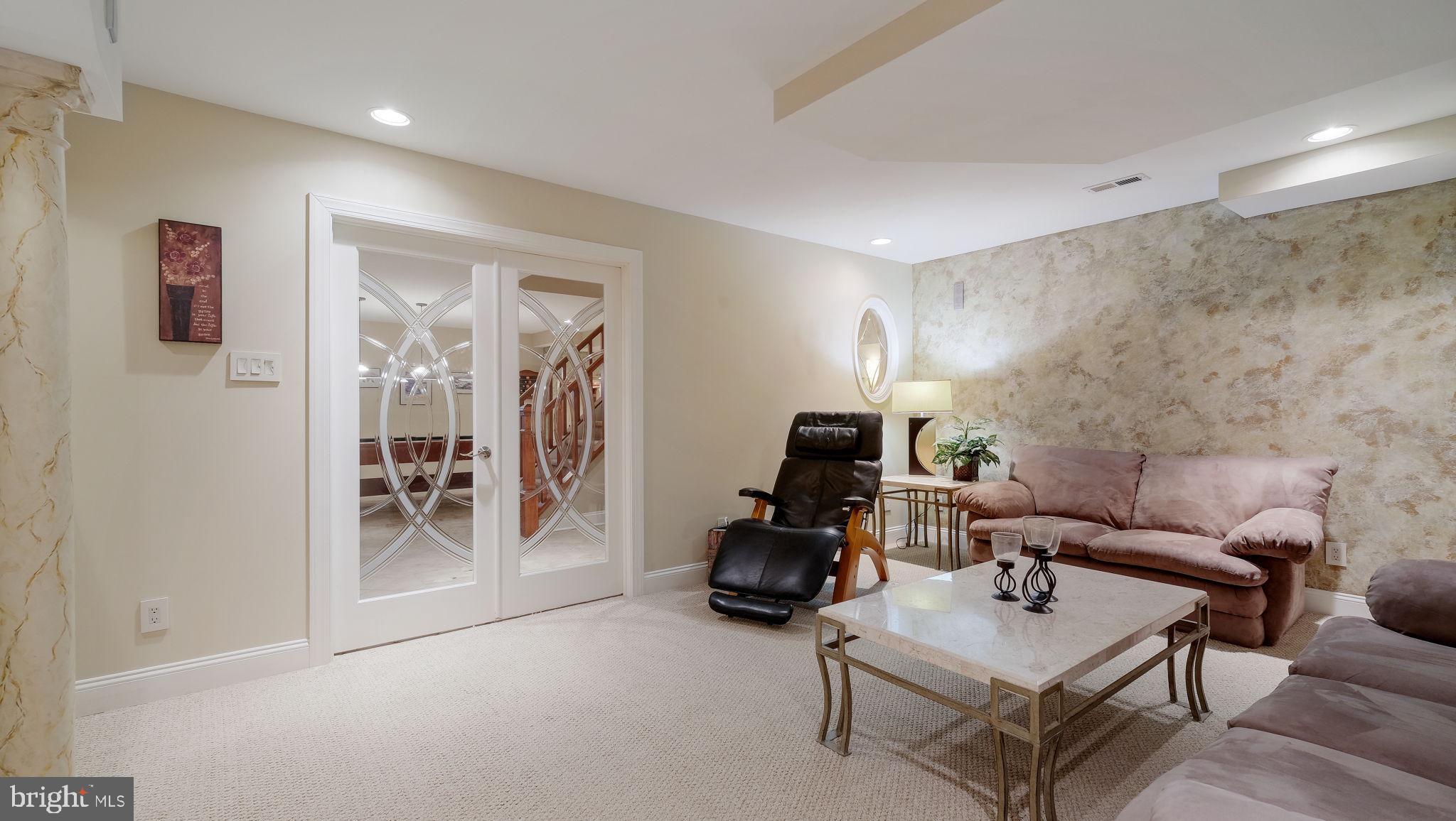 FOX HUNT ESTS - Residential