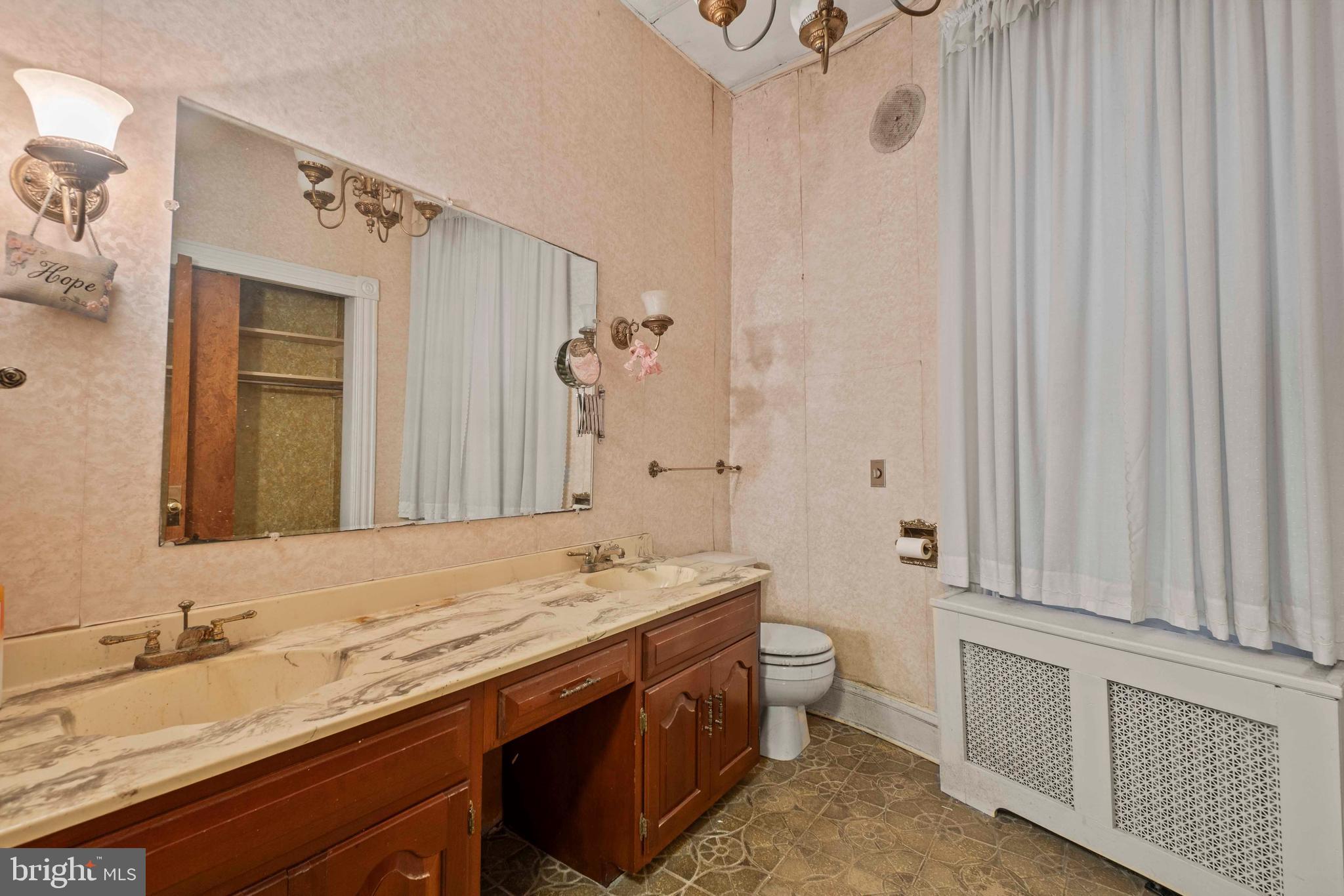 CHARLES VILLAGE - Residential