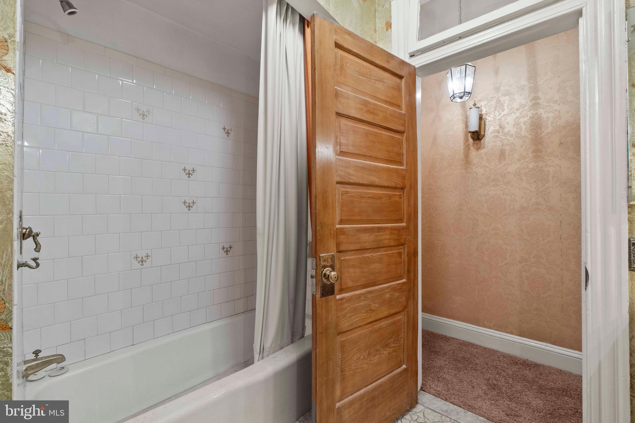 CHARLES VILLAGE - Residential