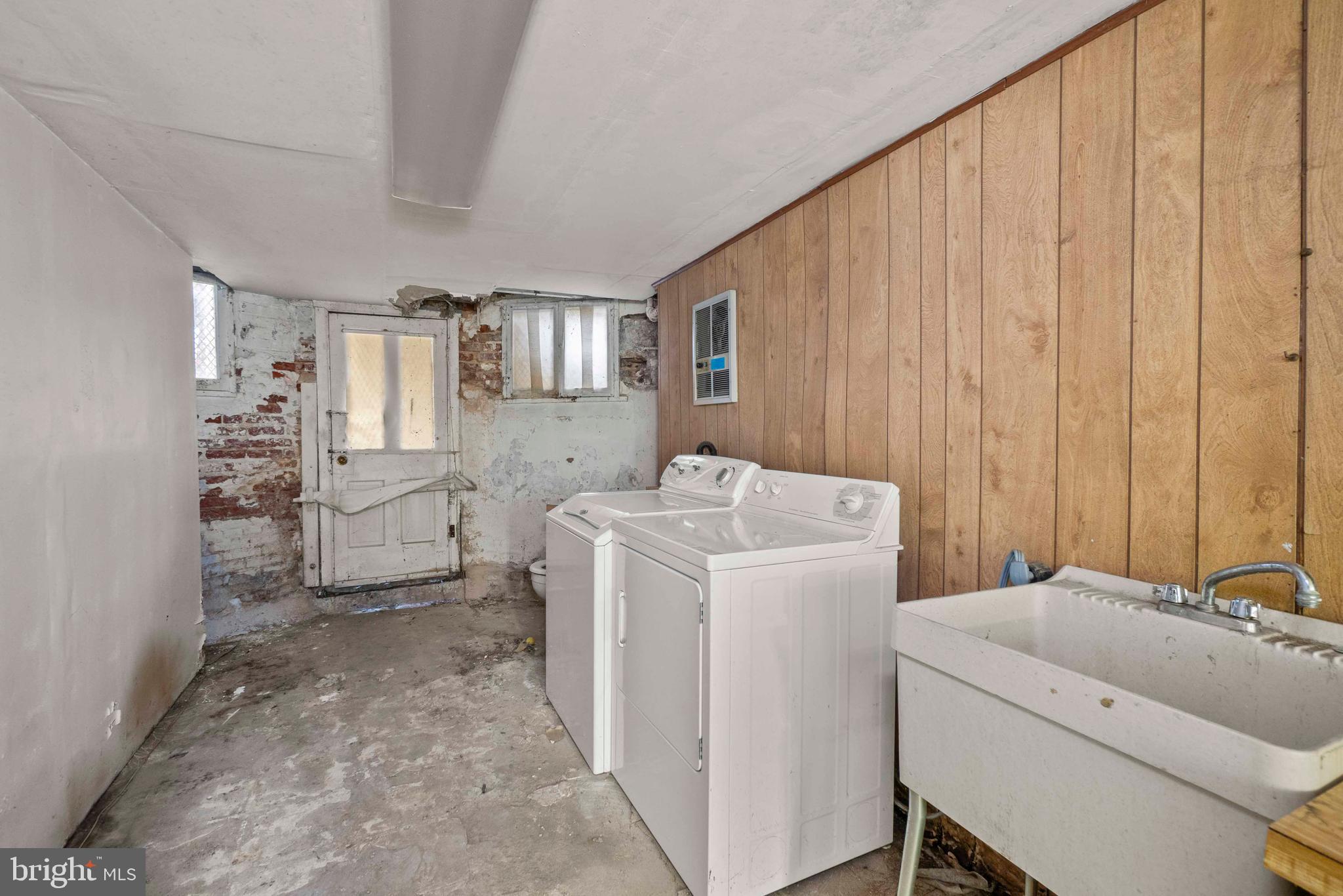 CHARLES VILLAGE - Residential