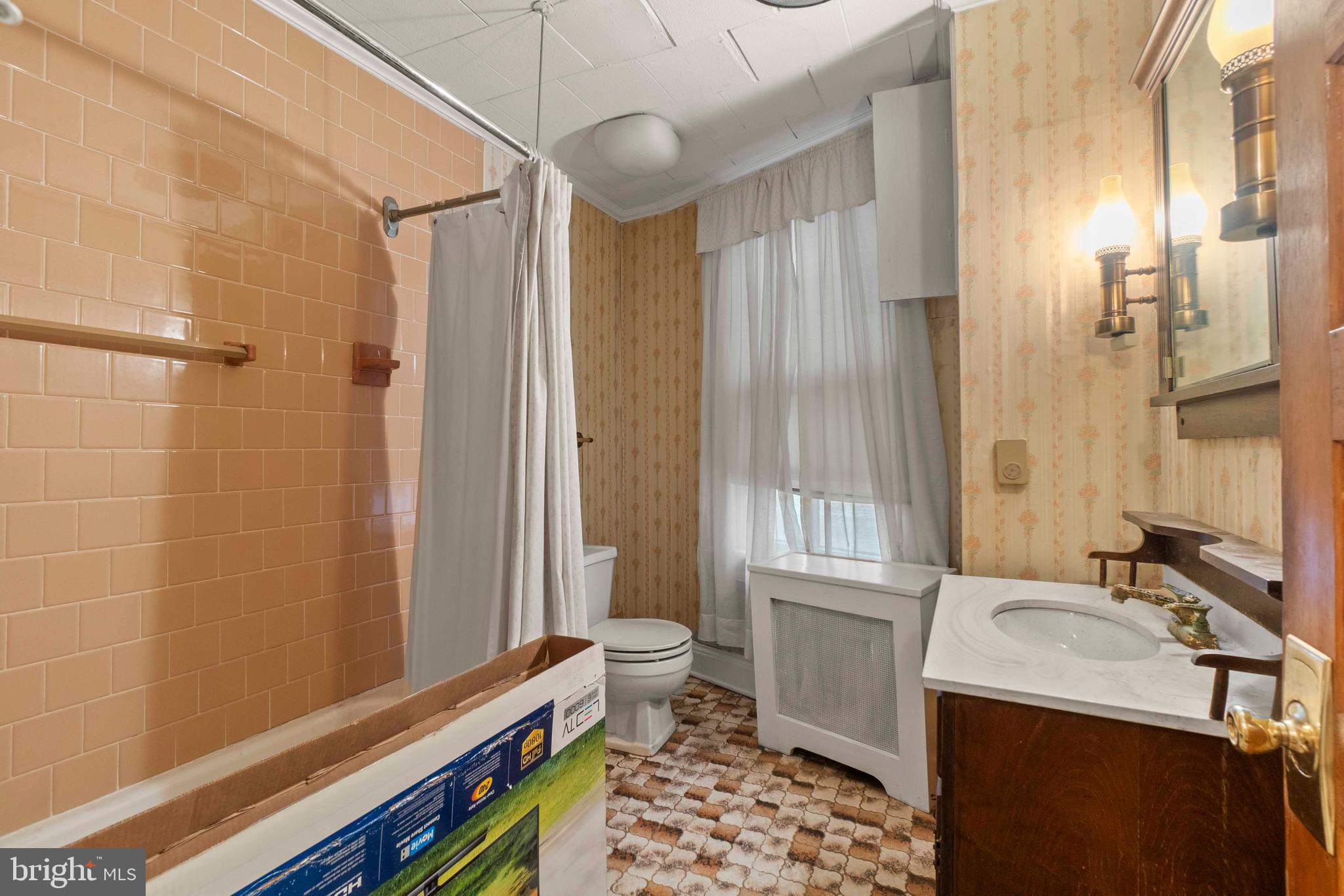 CHARLES VILLAGE - Residential