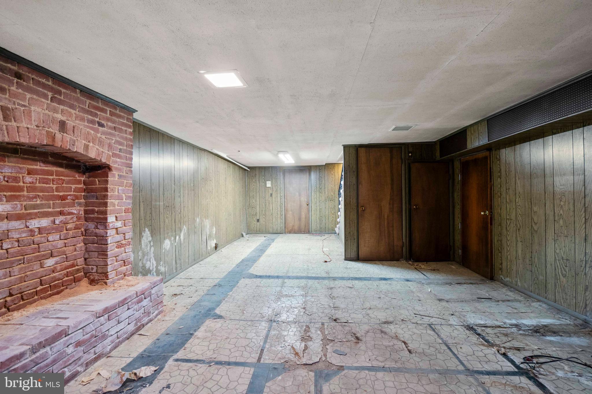 CHARLES VILLAGE - Residential