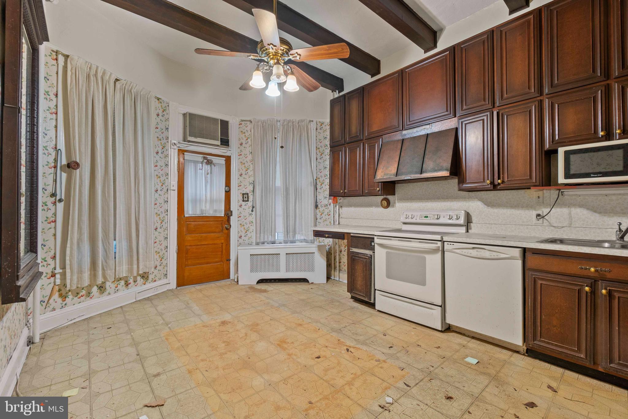 CHARLES VILLAGE - Residential