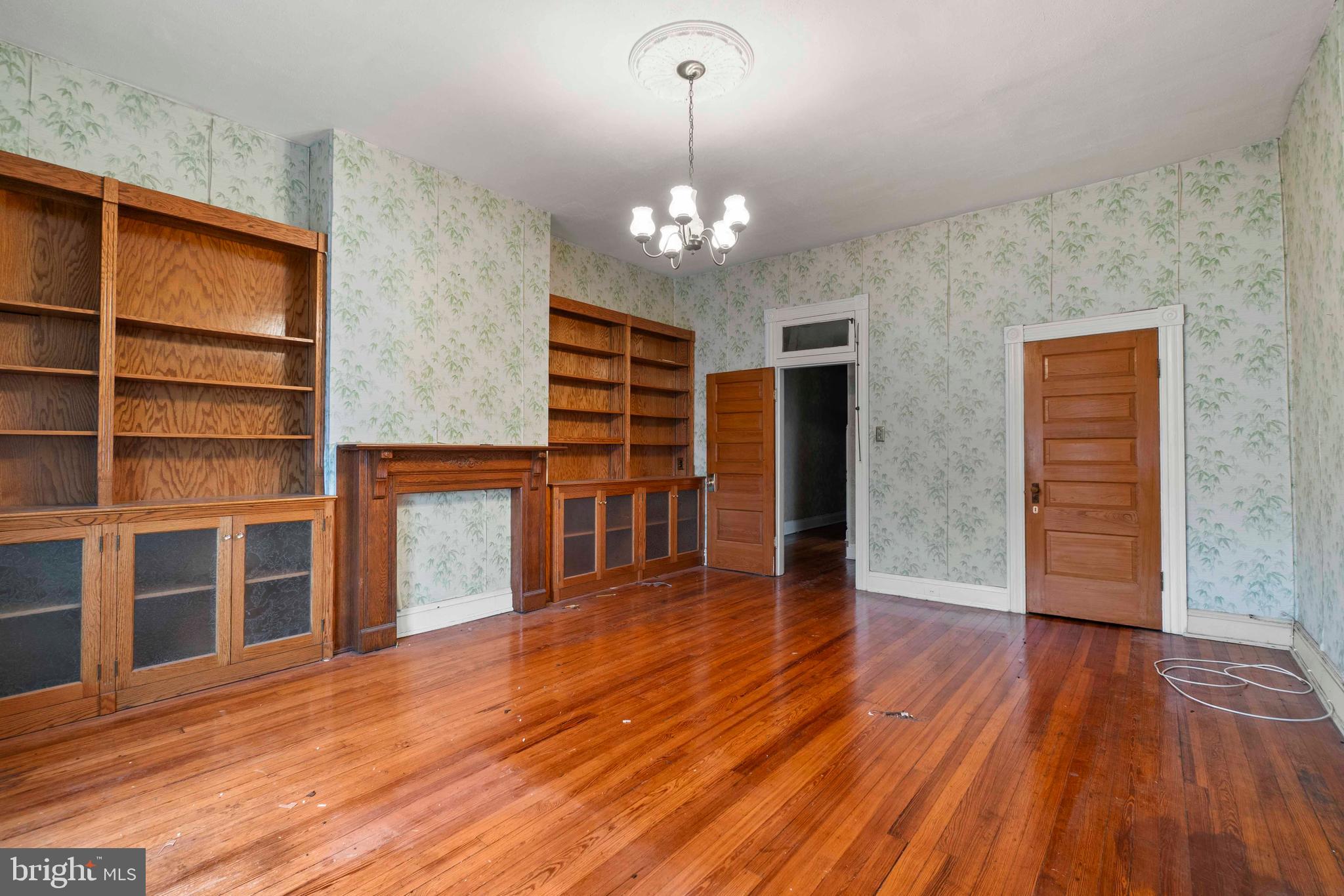 CHARLES VILLAGE - Residential