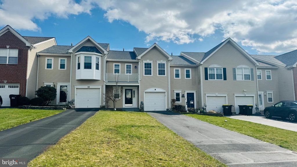 Photo of 506 Musket Court, COLLEGEVILLE, PA 19426 (MLS # PAMC2164214)