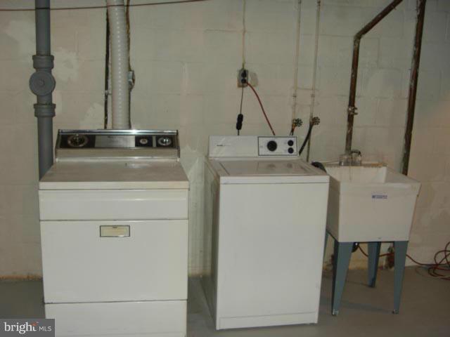 STONEWALL MANOR - Residential