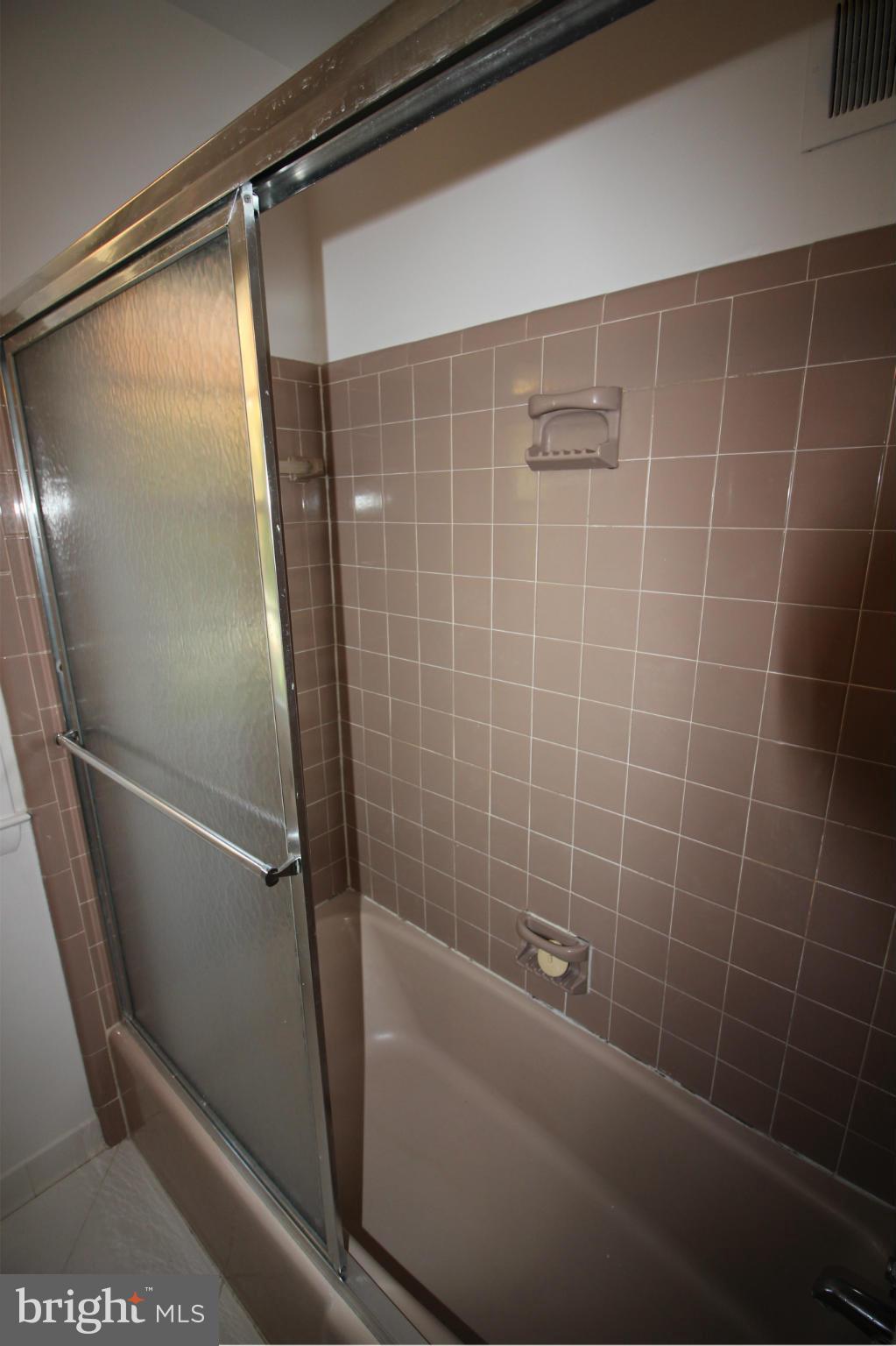 STONEWALL MANOR - Residential