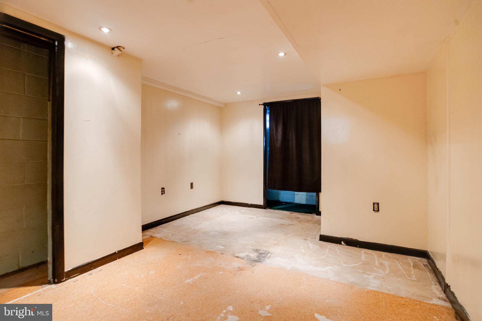 WOODLAWN HEIGHTS - Residential