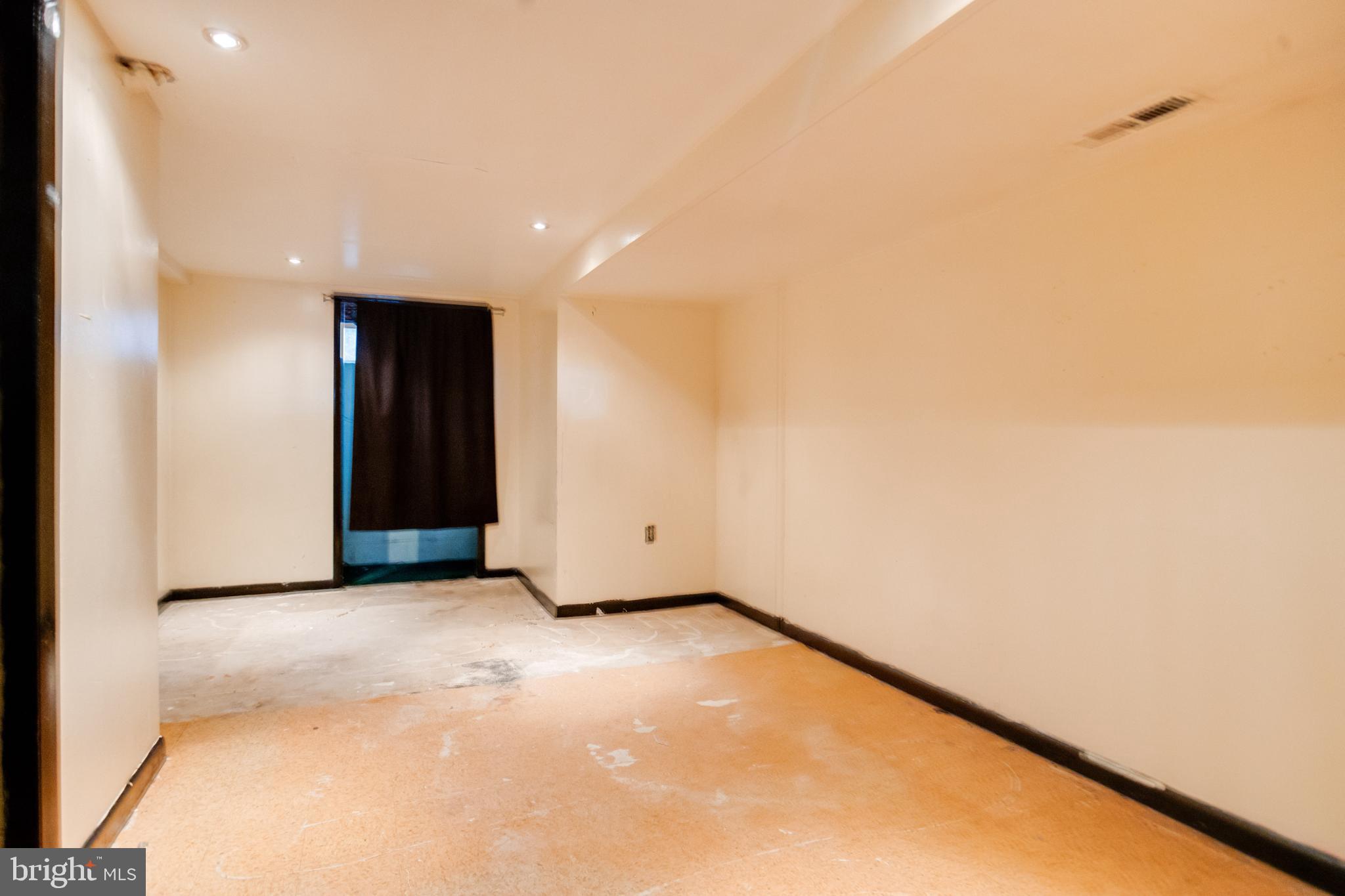 WOODLAWN HEIGHTS - Residential