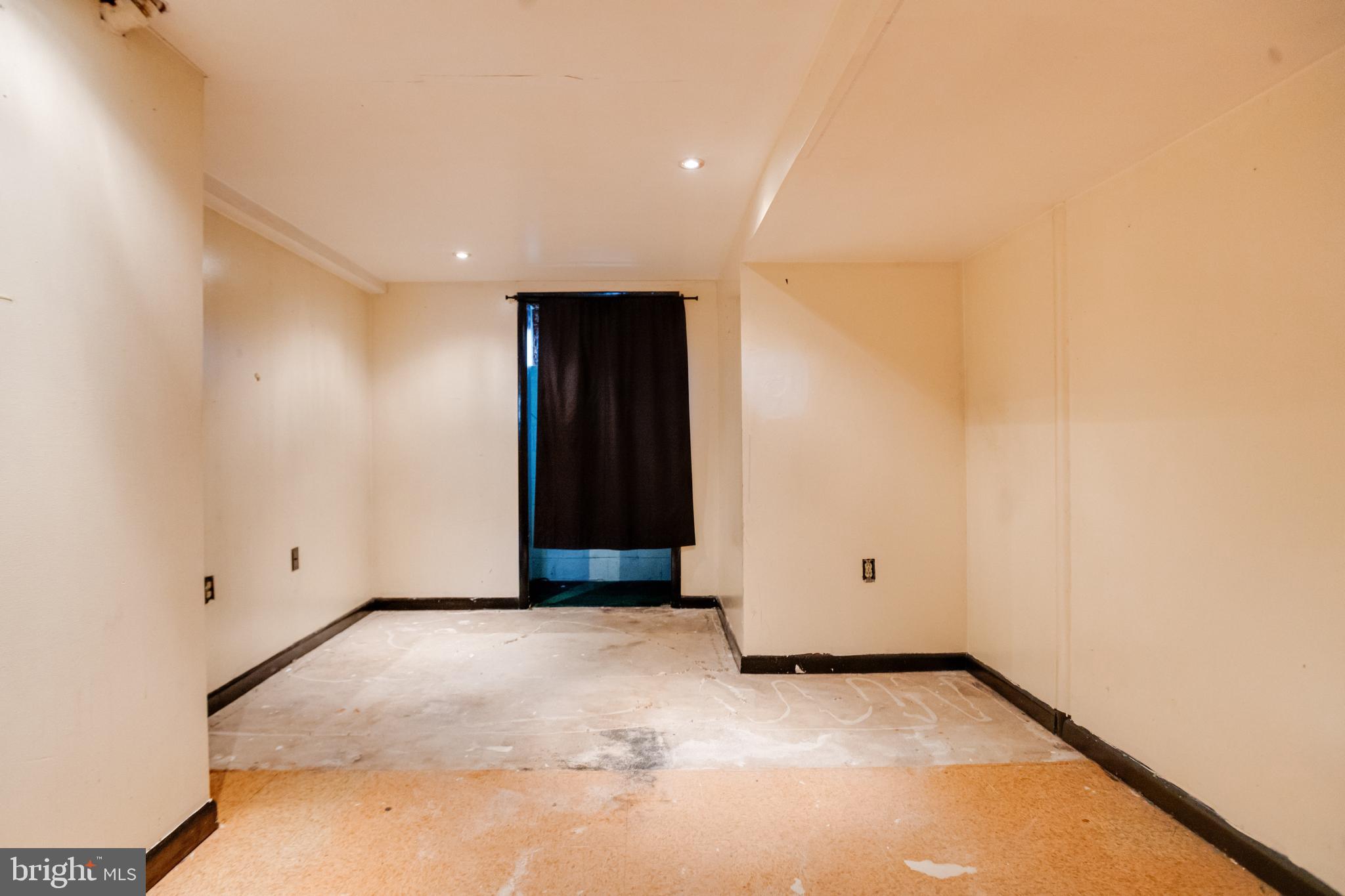 WOODLAWN HEIGHTS - Residential