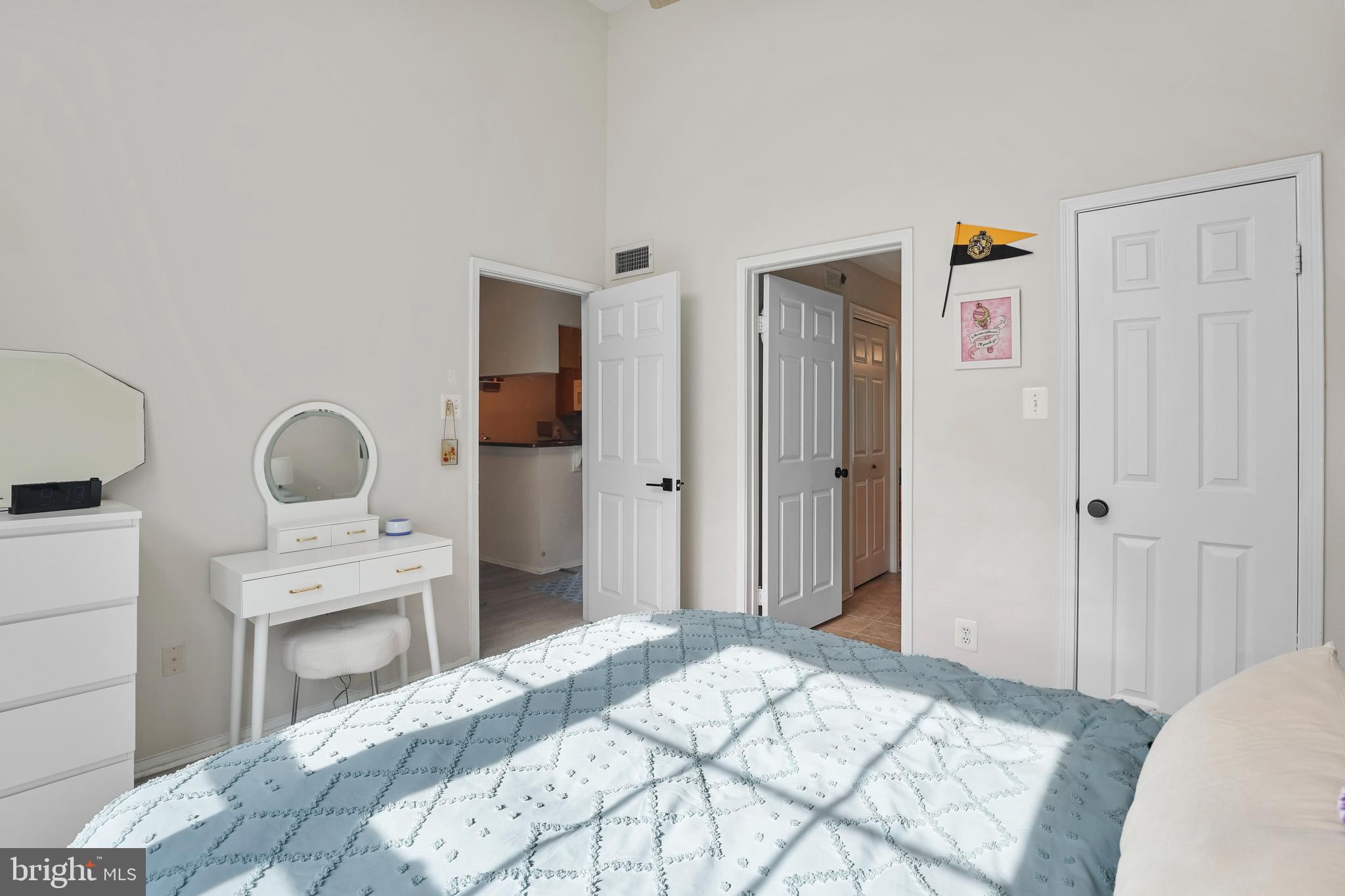 POINTE AT PARK CENTER - Residential Lease