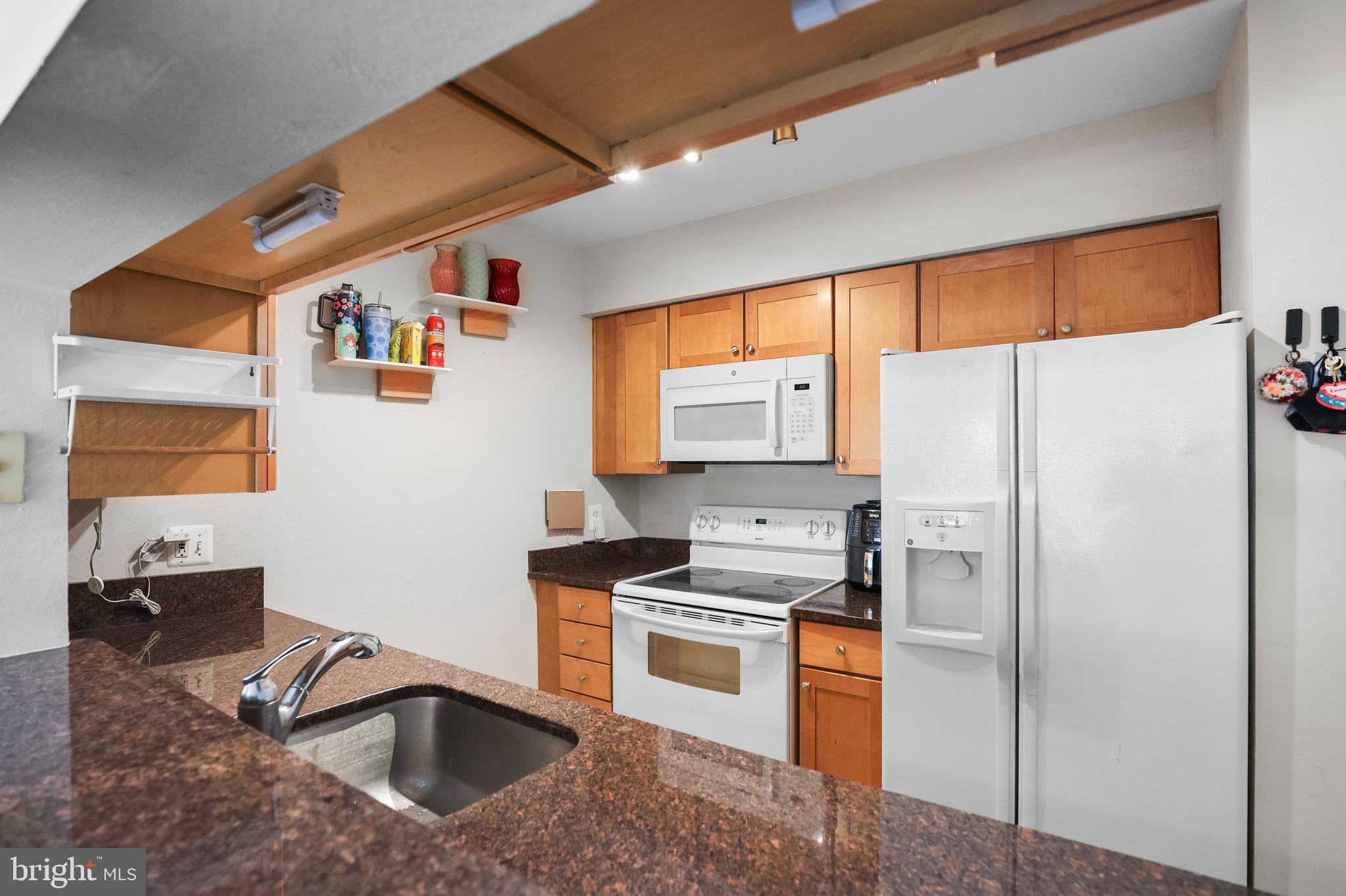 POINTE AT PARK CENTER - Residential Lease