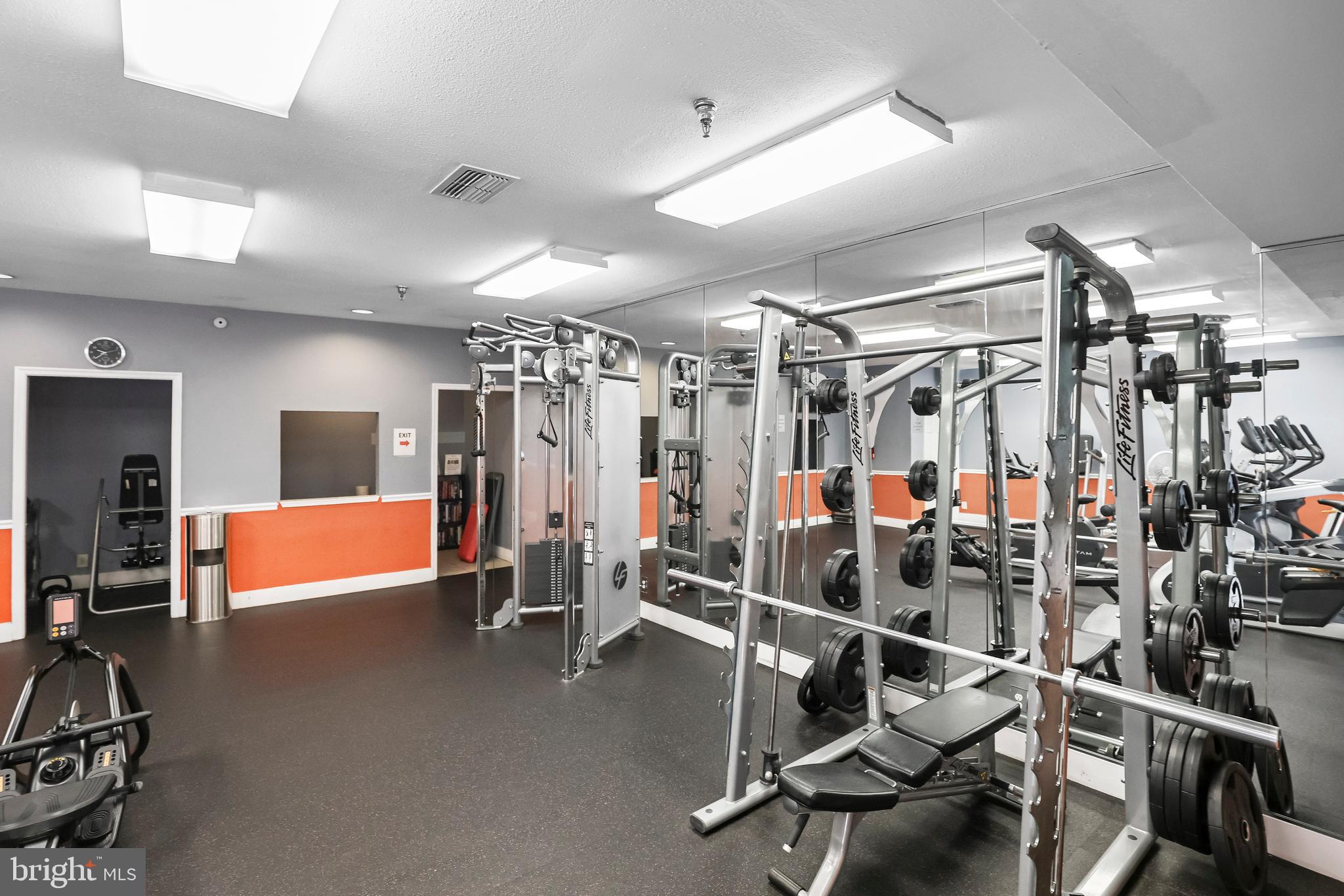 POINTE AT PARK CENTER - Residential Lease