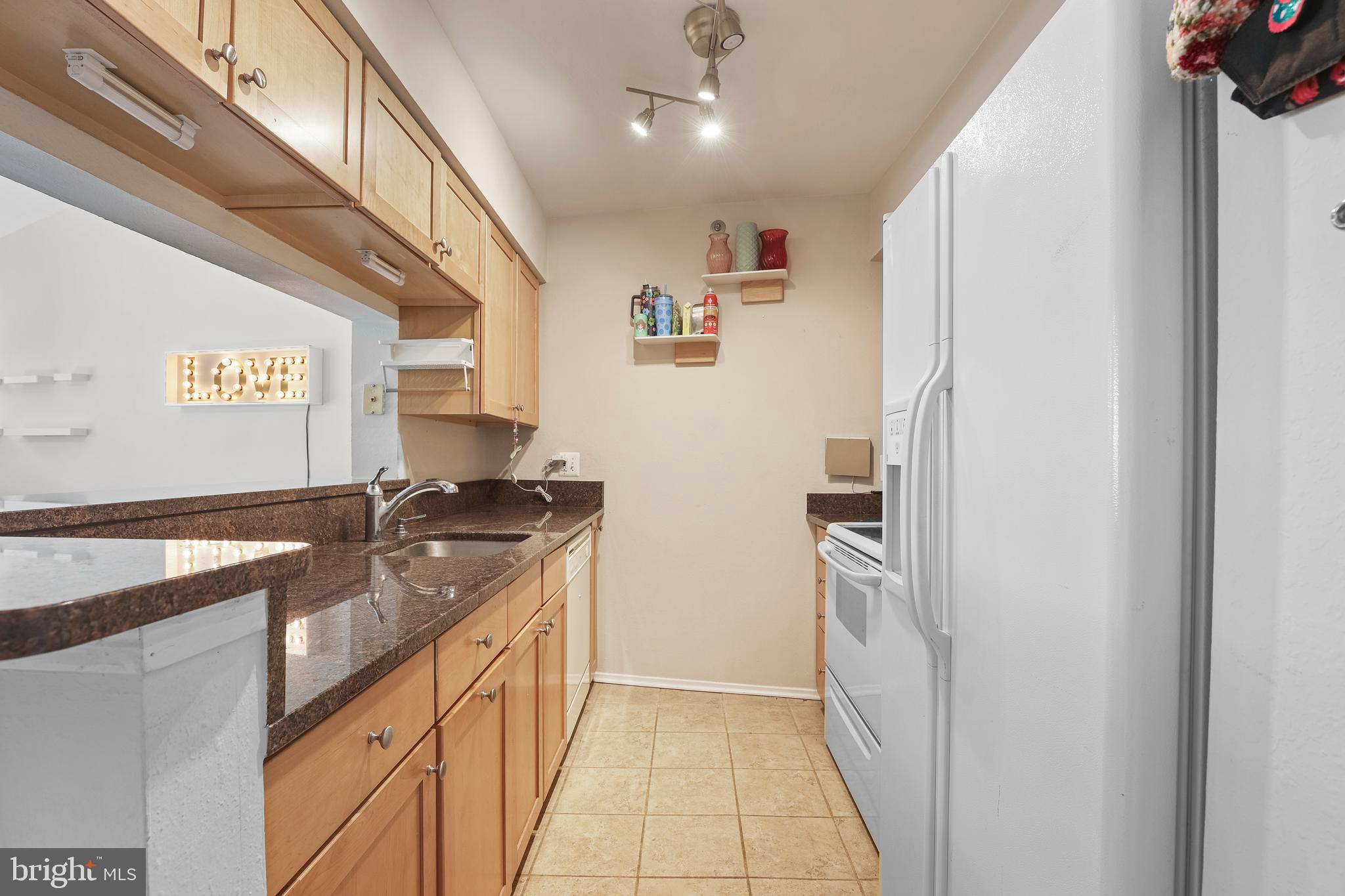 POINTE AT PARK CENTER - Residential Lease