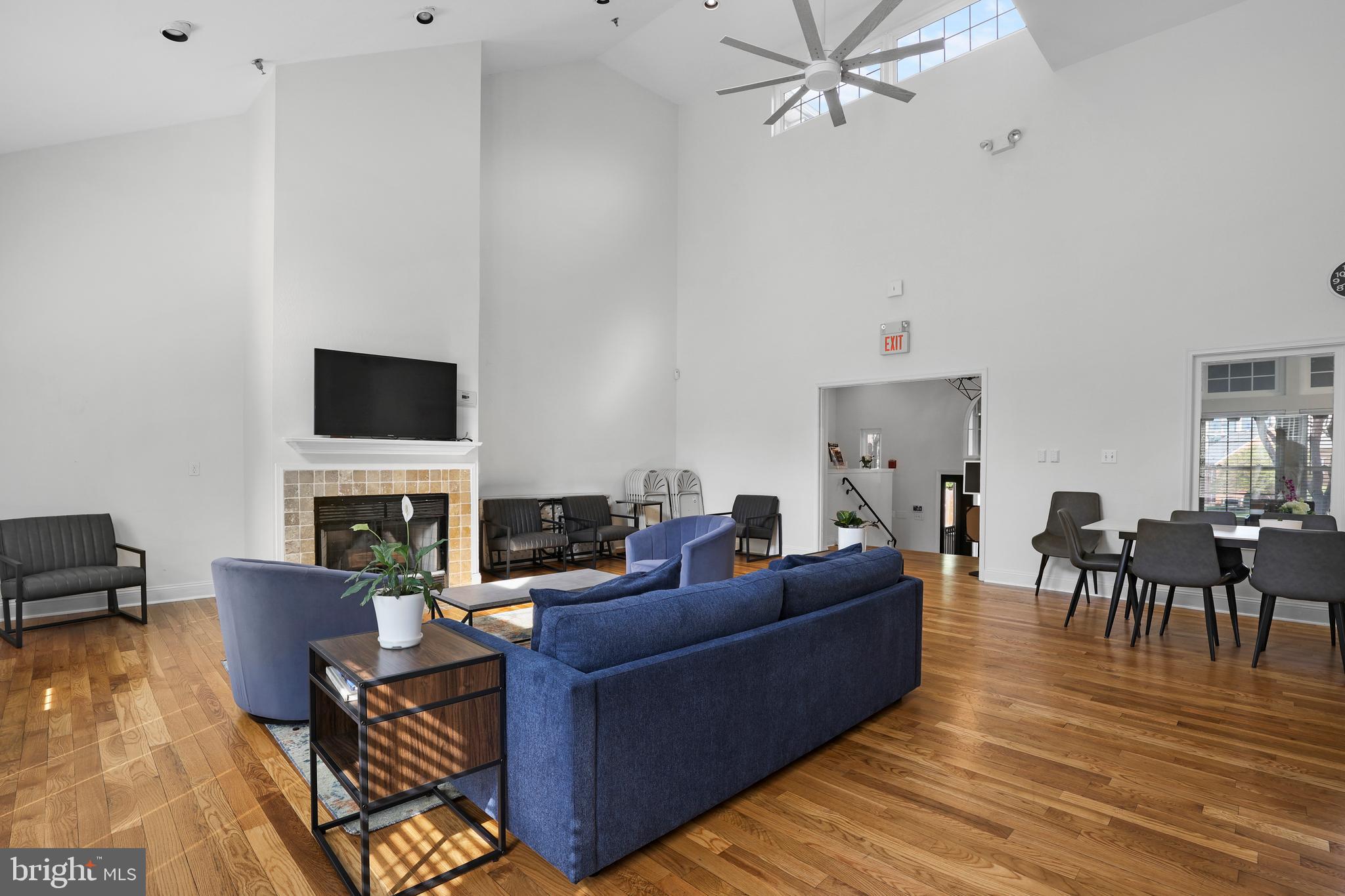 POINTE AT PARK CENTER - Residential Lease