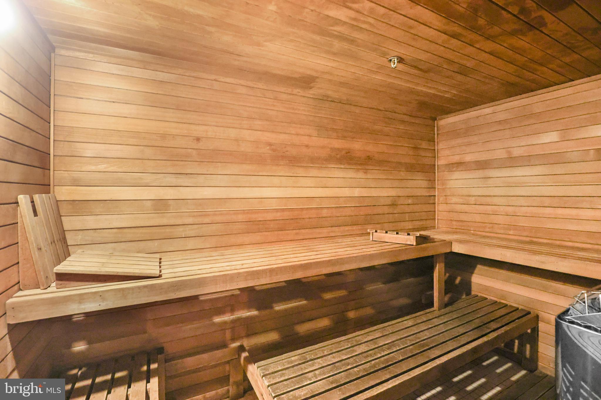 POINTE AT PARK CENTER - Residential Lease