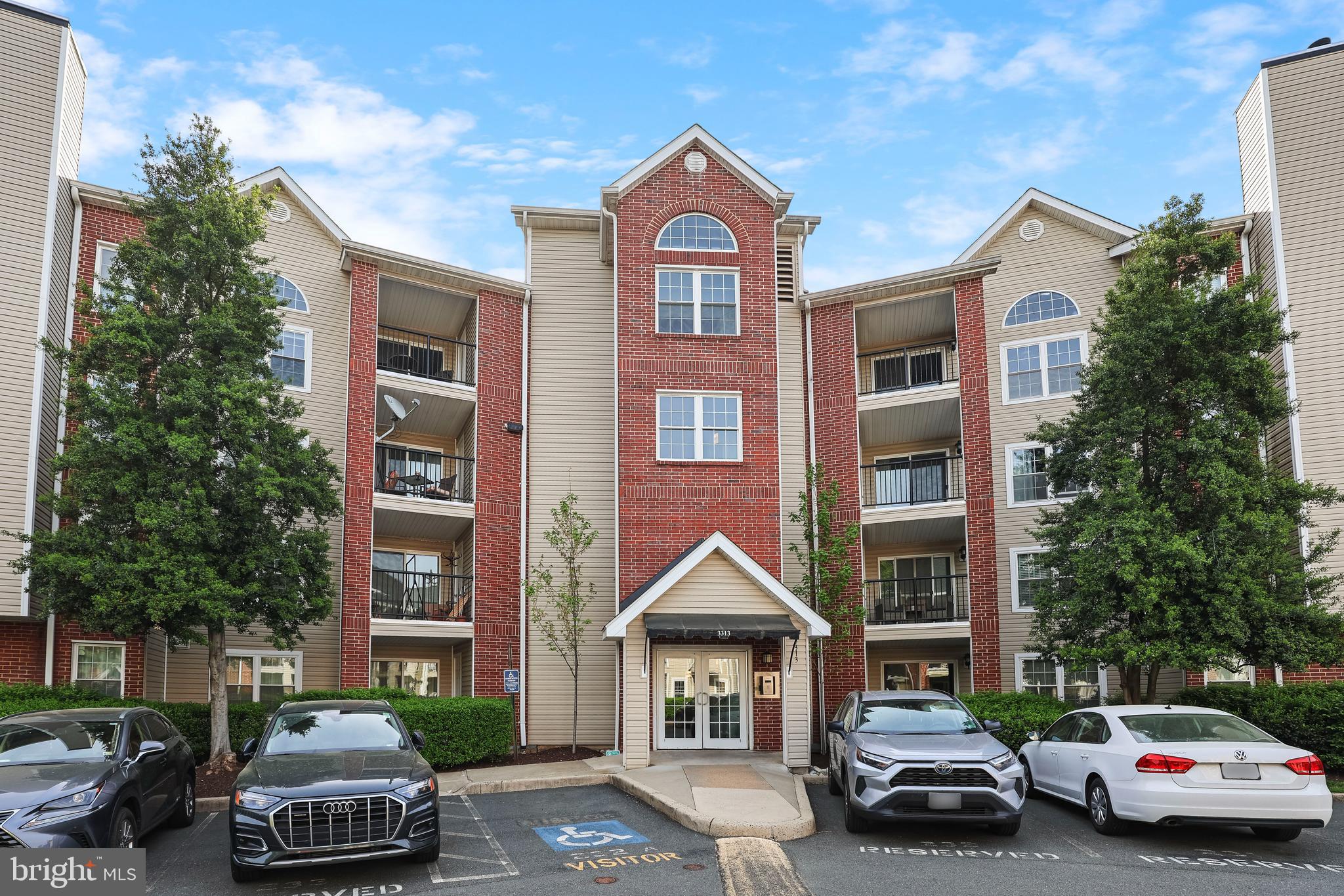 POINTE AT PARK CENTER - Residential Lease