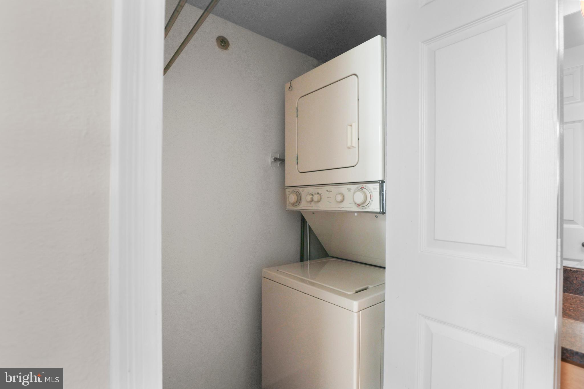 POINTE AT PARK CENTER - Residential Lease