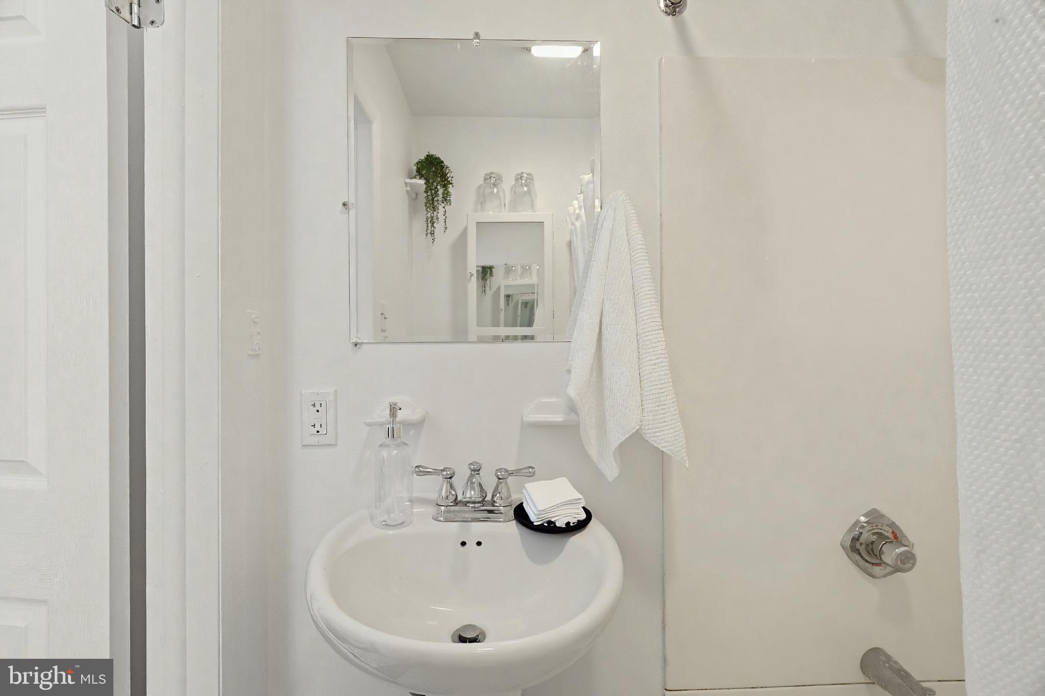 WASHINGTON SQ WEST - Residential