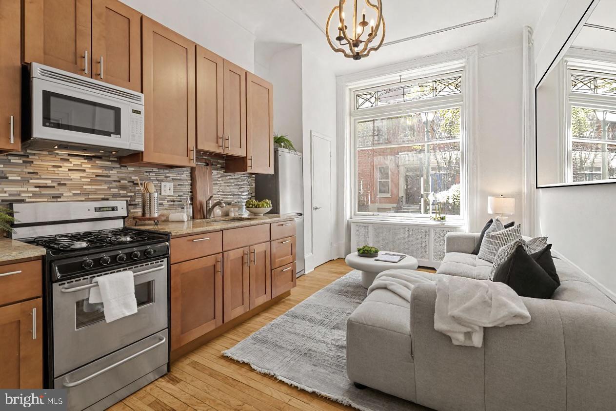 1109 SPRUCE STREET 1F