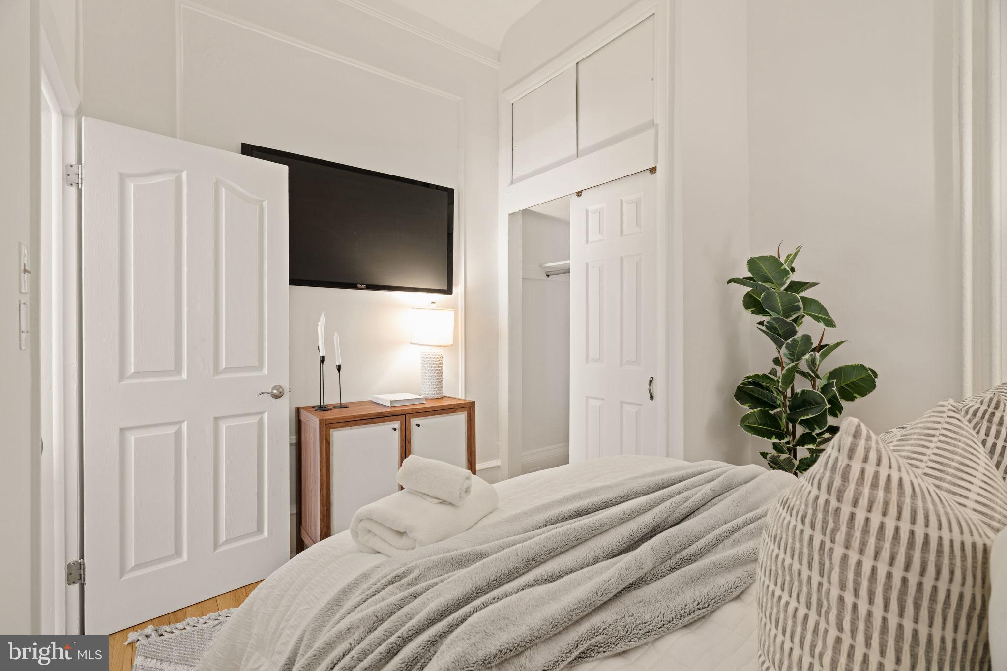 WASHINGTON SQ WEST - Residential