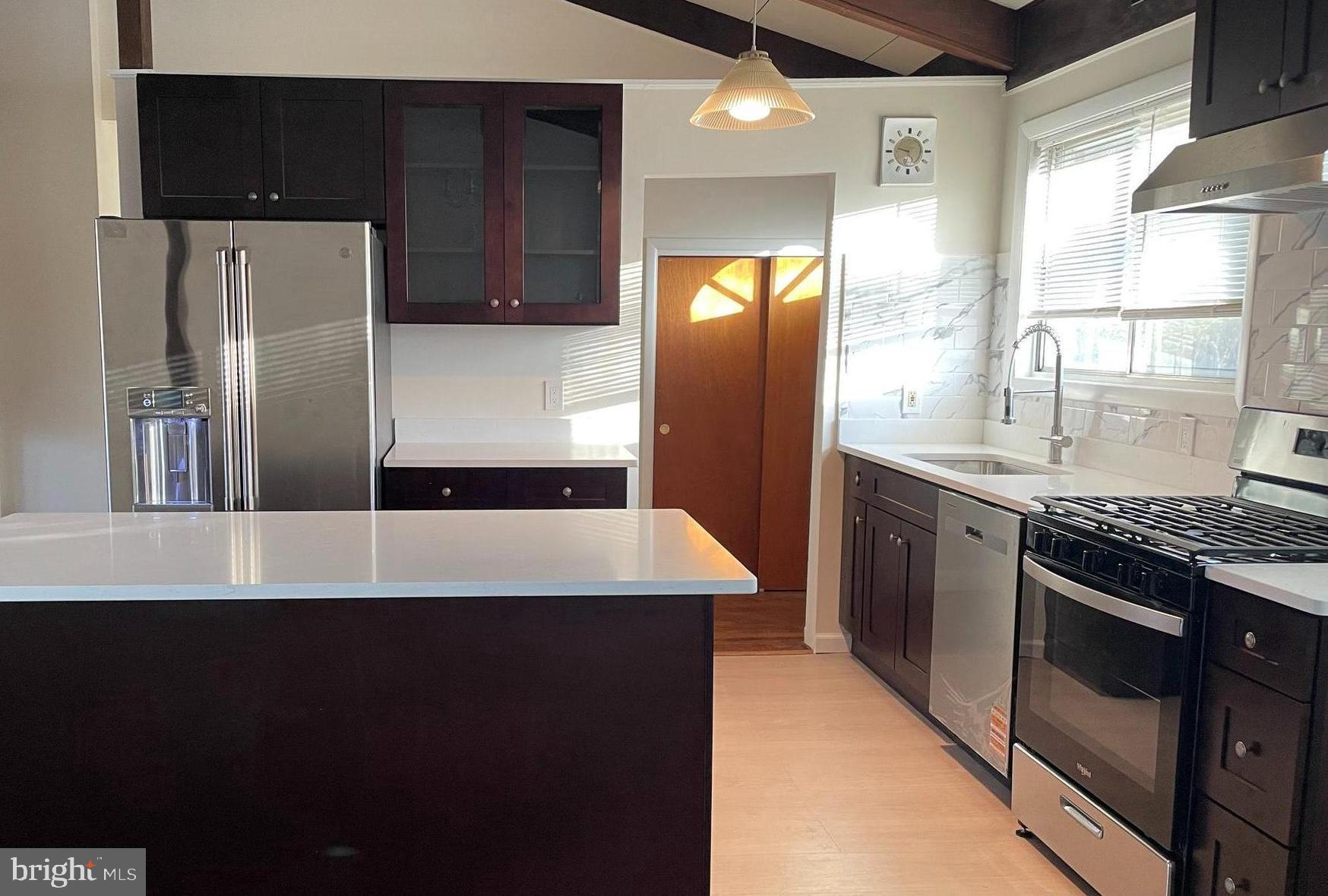 MCLEAN MANOR - Residential Lease