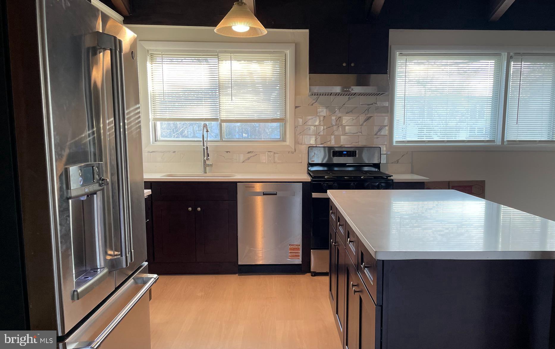 MCLEAN MANOR - Residential Lease