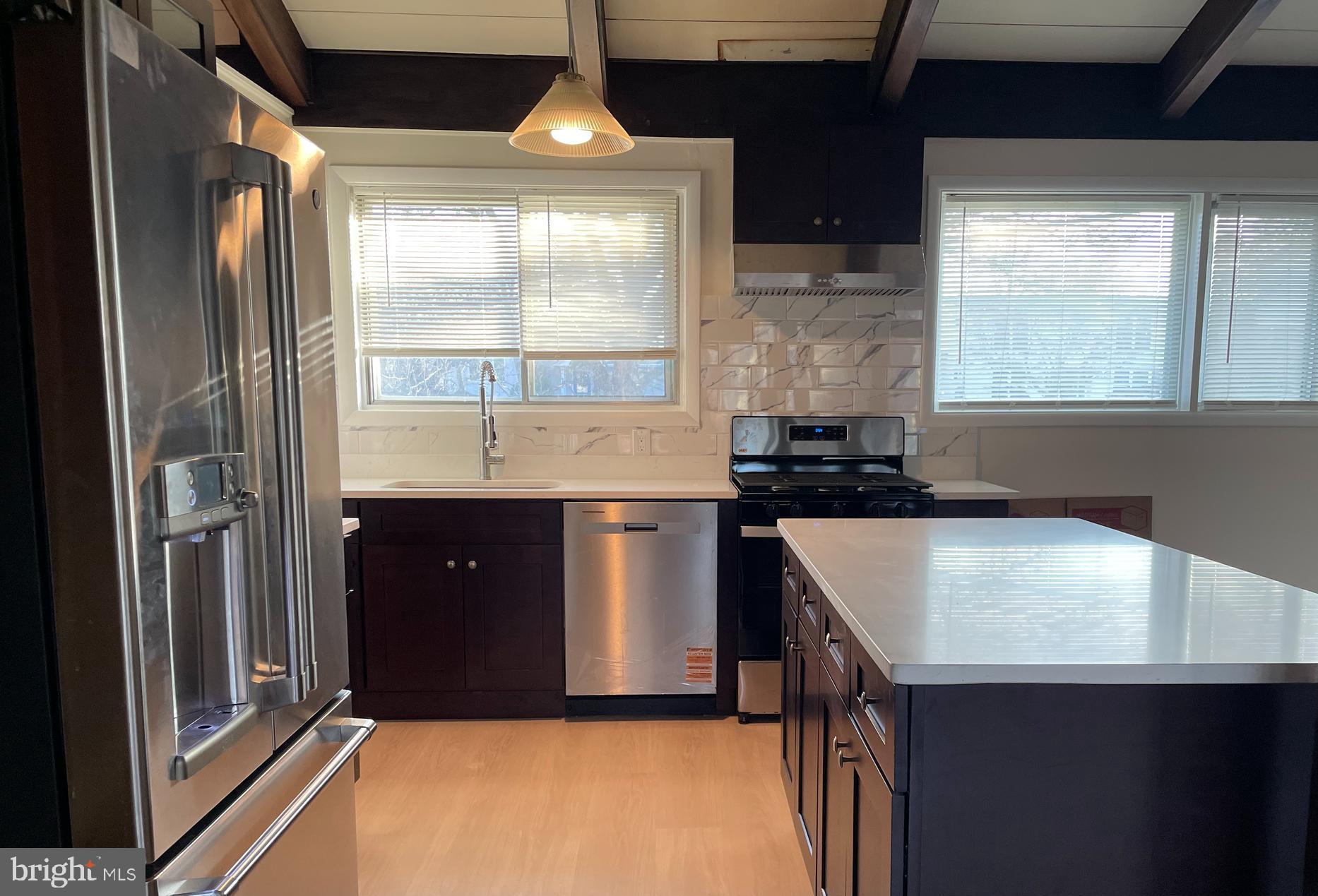 MCLEAN MANOR - Residential Lease