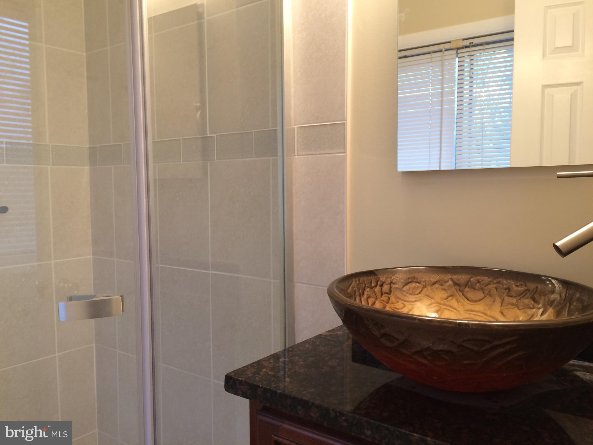 MCLEAN MANOR - Residential Lease