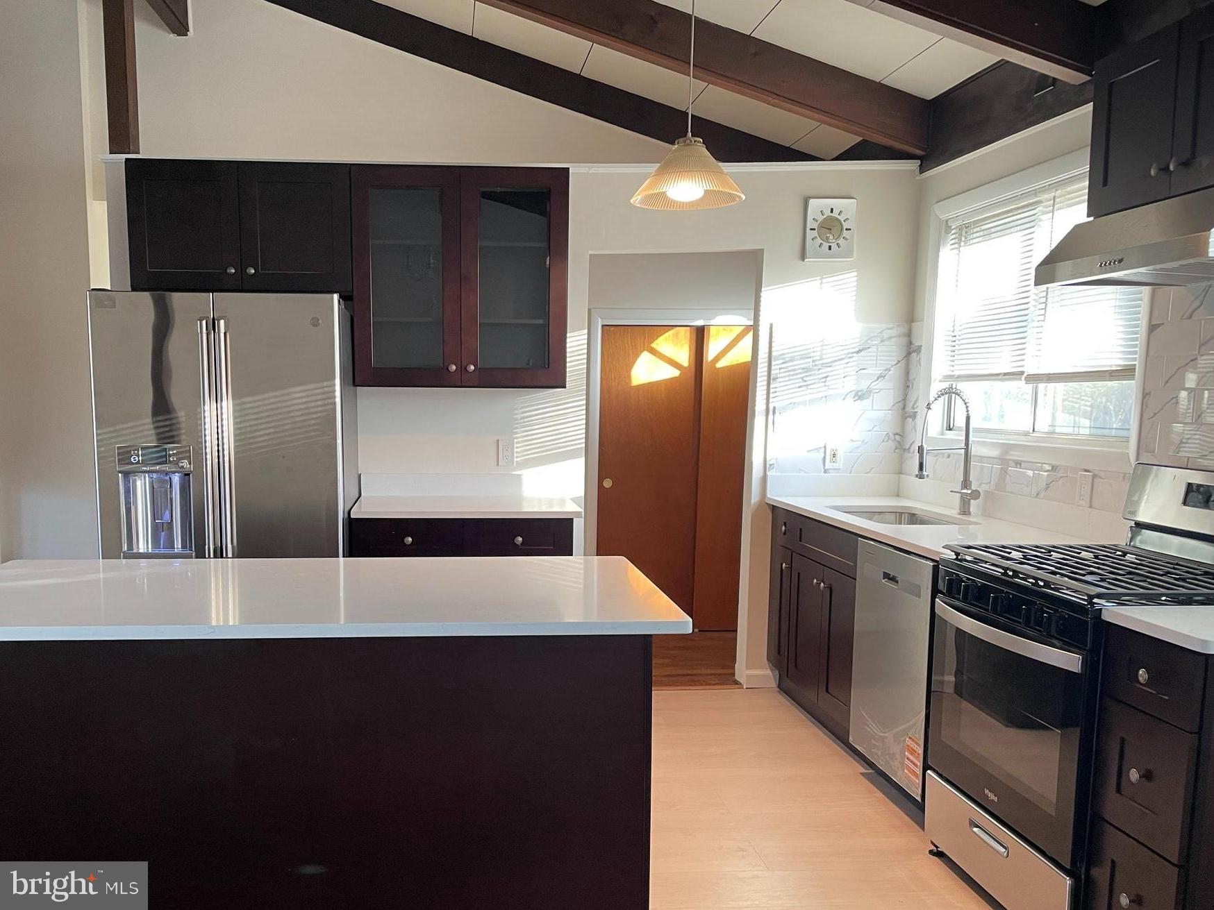 MCLEAN MANOR - Residential Lease