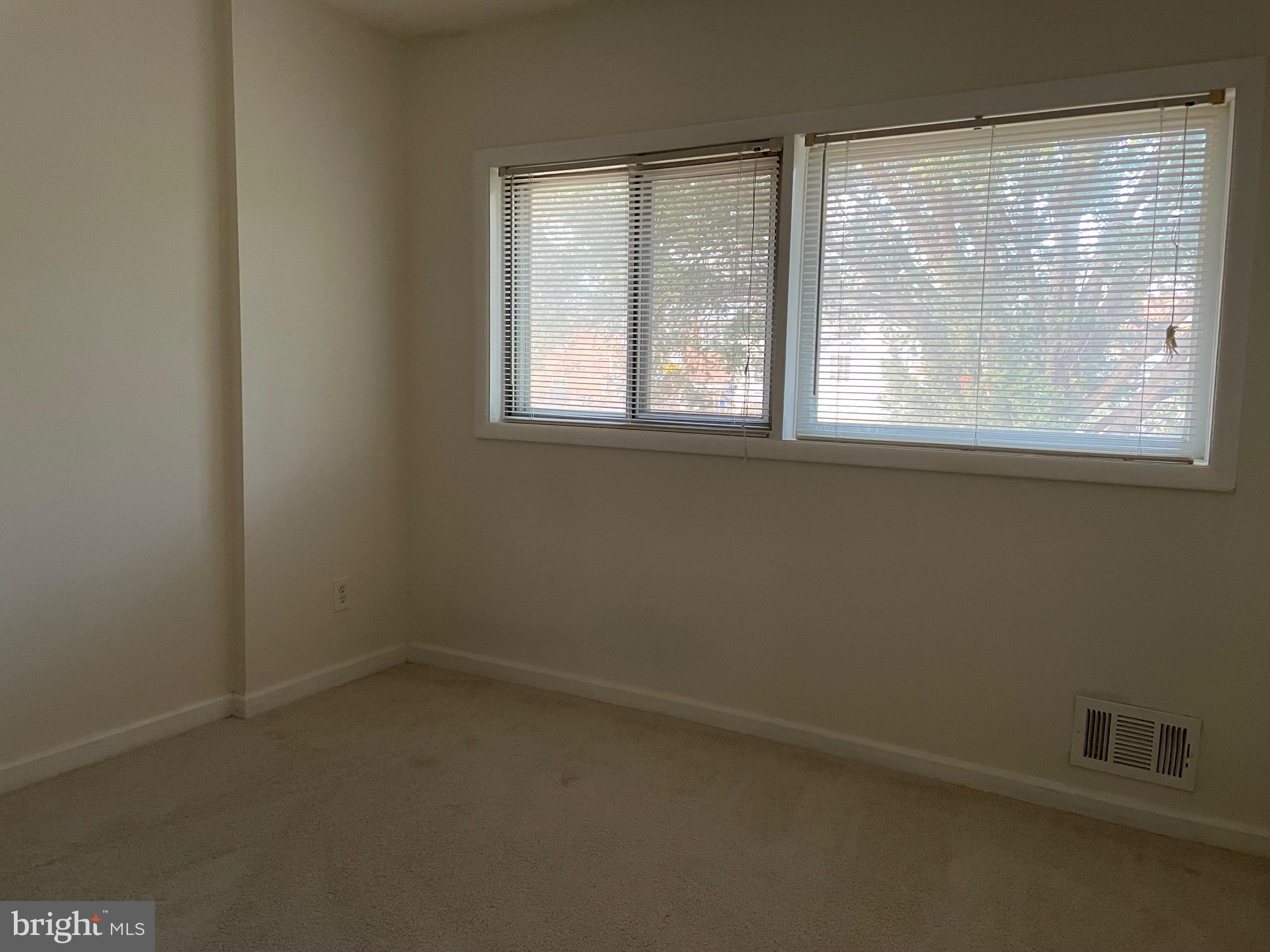 MCLEAN MANOR - Residential Lease