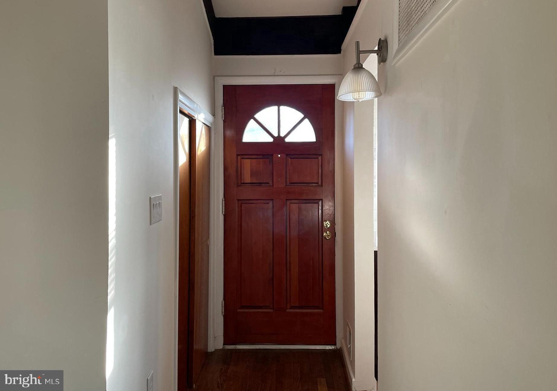 MCLEAN MANOR - Residential Lease