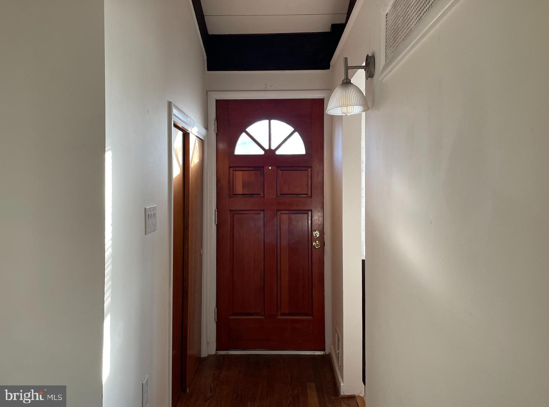 MCLEAN MANOR - Residential Lease