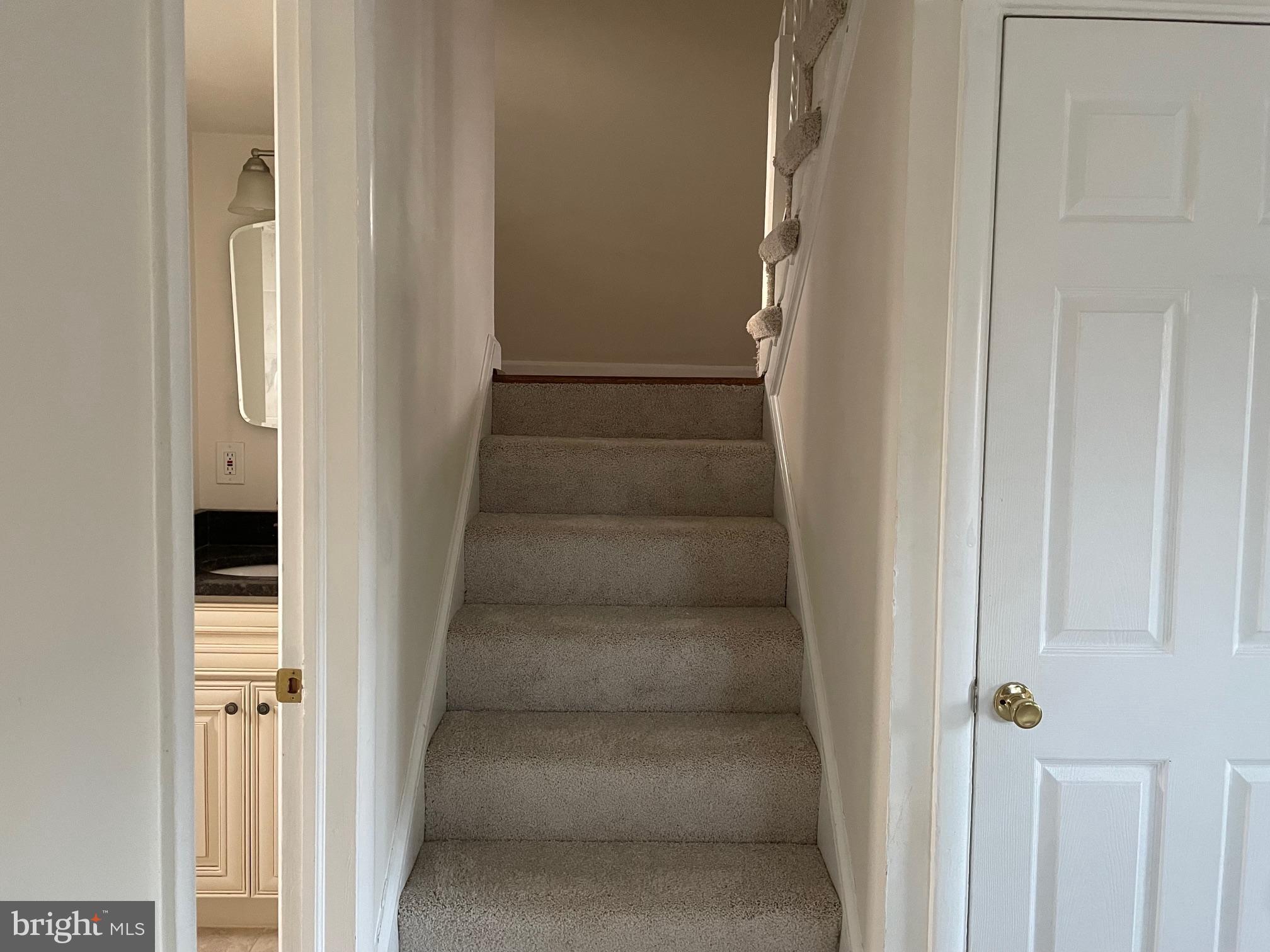 MCLEAN MANOR - Residential Lease